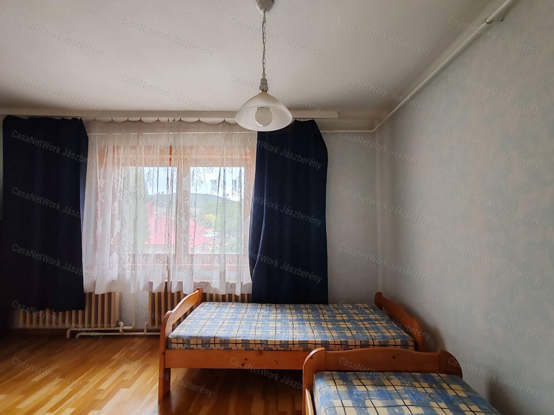 Gyönyörű vidéken családi ház, borászat és szőlőfeldolgozó üzem eladó