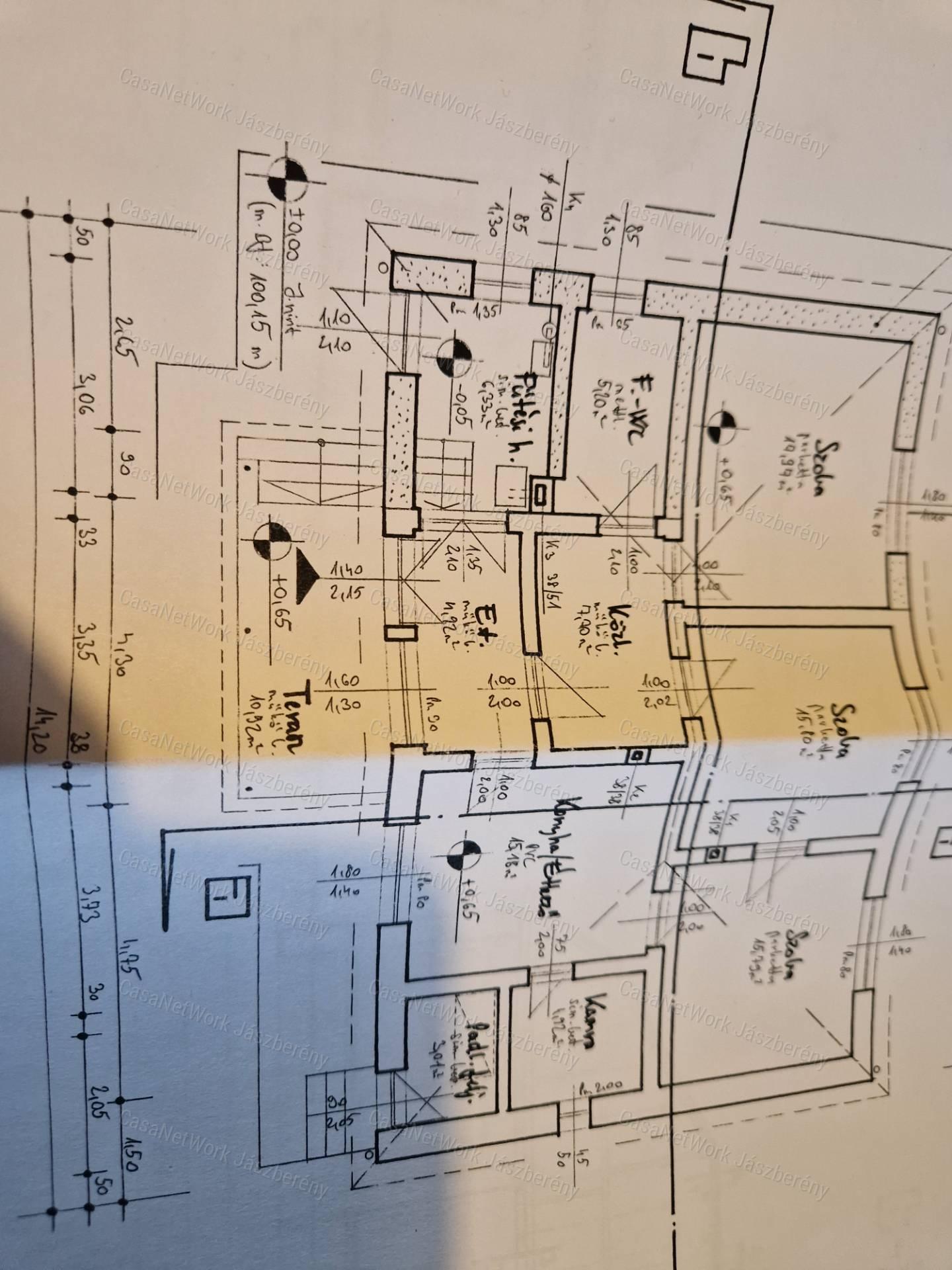 Jászalsószentgyörgyön eladó 88 nm-es, felújítandó 3 szobás családi ház
