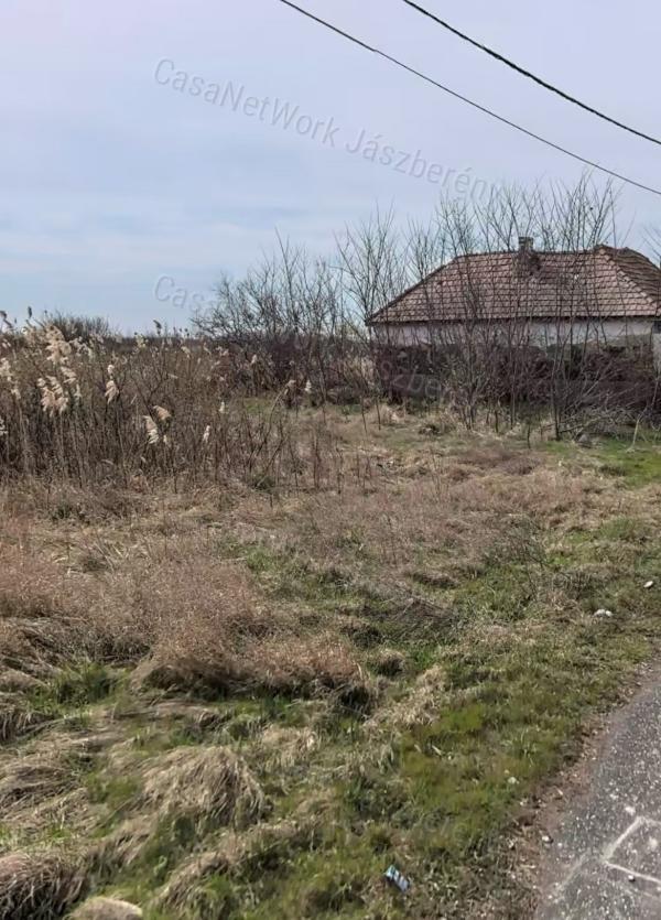 Erk községben 1323 nm-es építési telek eladó!