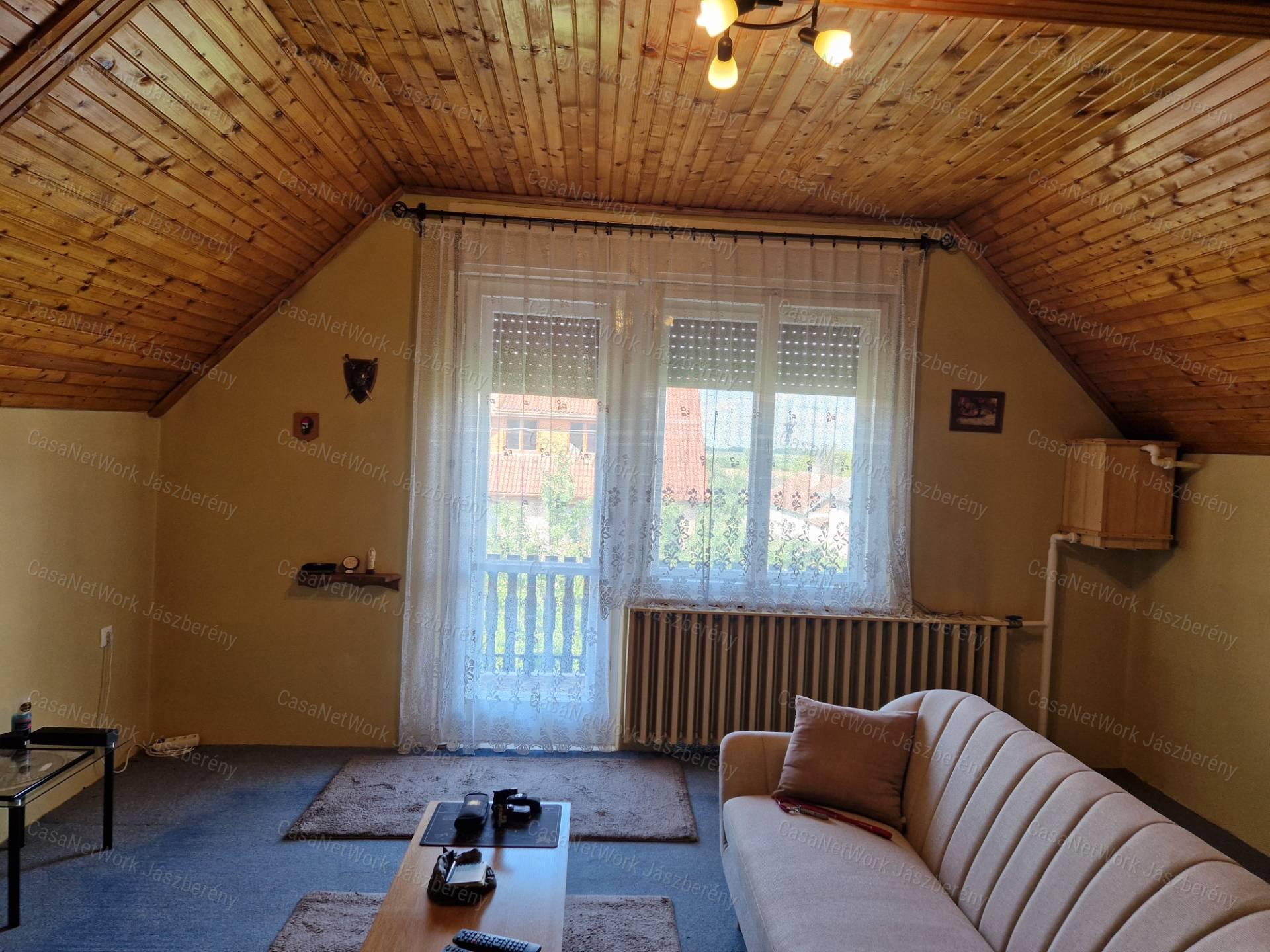 Jászágón 116 nm-es, 2 szintes, 3 szobás családi ház eladó!