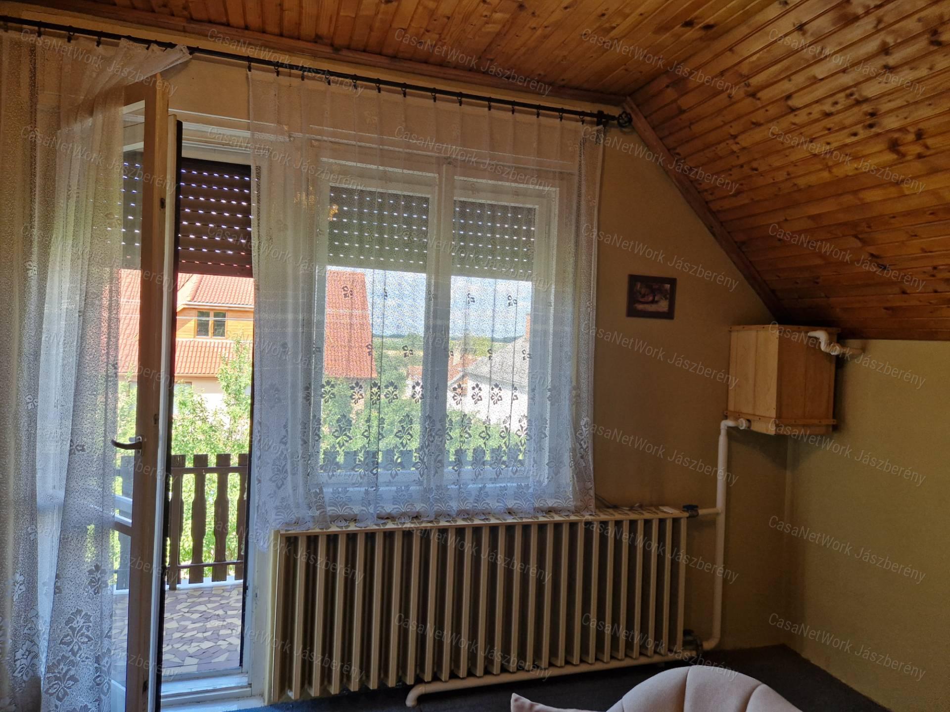 Jászágón 116 nm-es, 2 szintes, 3 szobás családi ház eladó!
