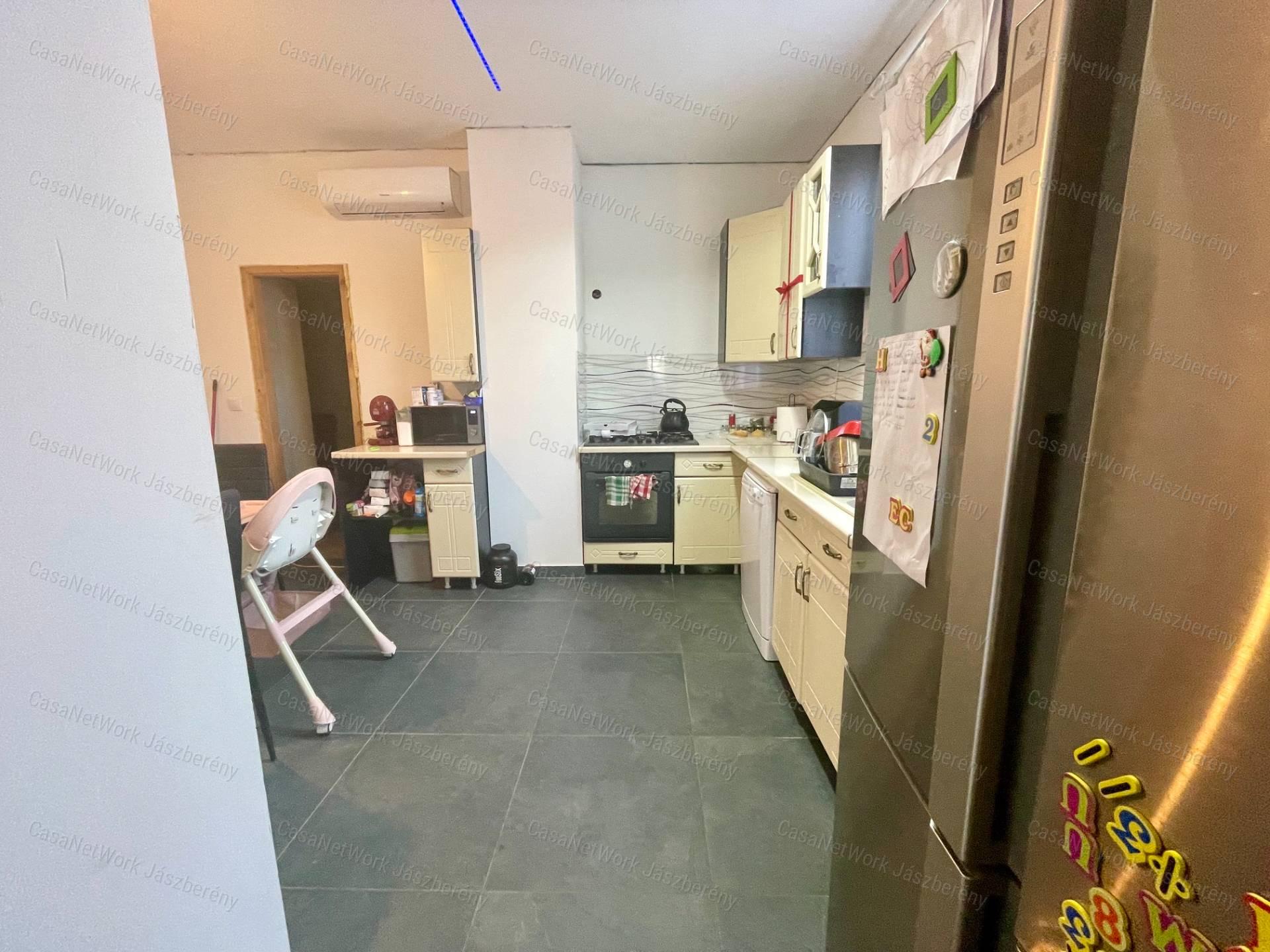 Jánoshidán eladó, egy 102 nm-es családi ház!