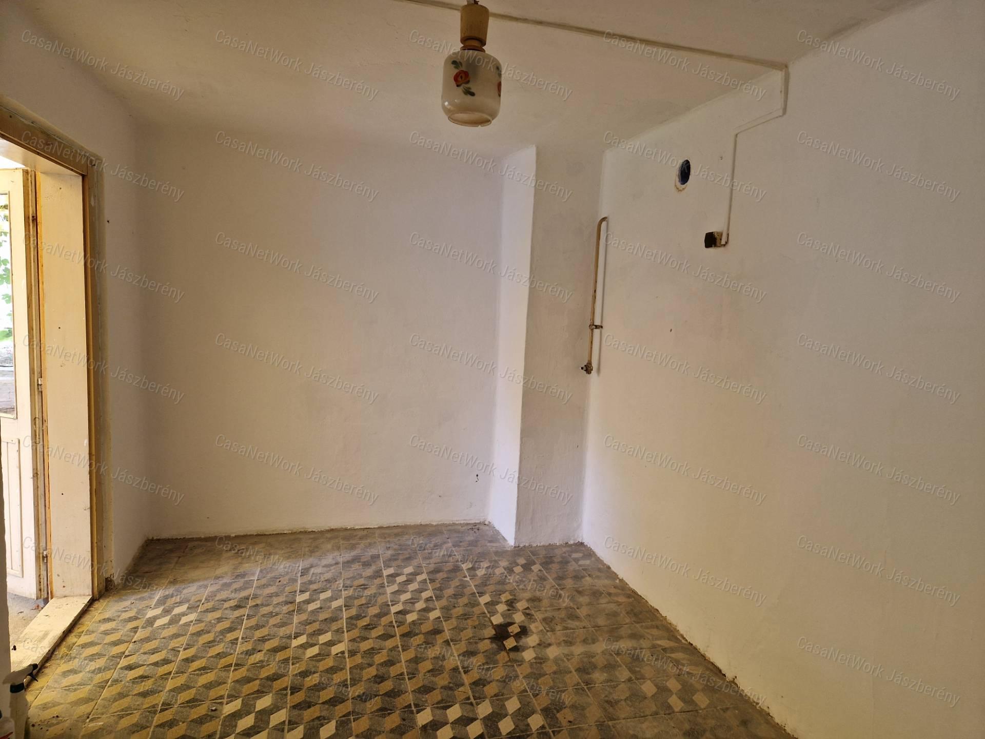 Szuhogyon 90 nm-es, 3 szobás, azonnal költözhető családi ház eladó!