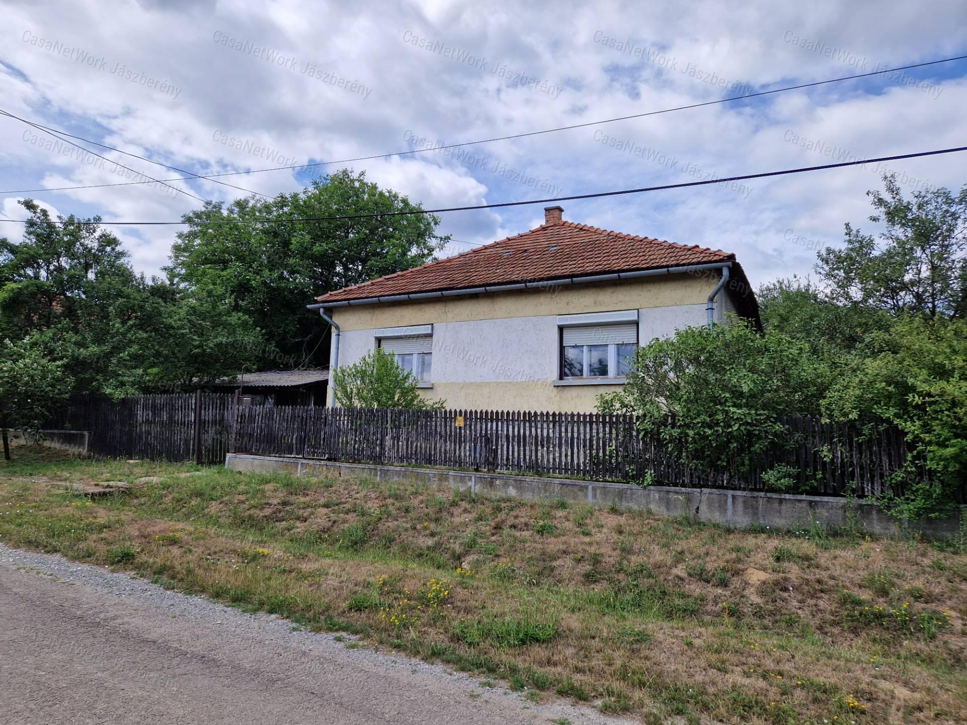 Szuhogyon 90 nm-es, 3 szobás, azonnal költözhető családi ház eladó!