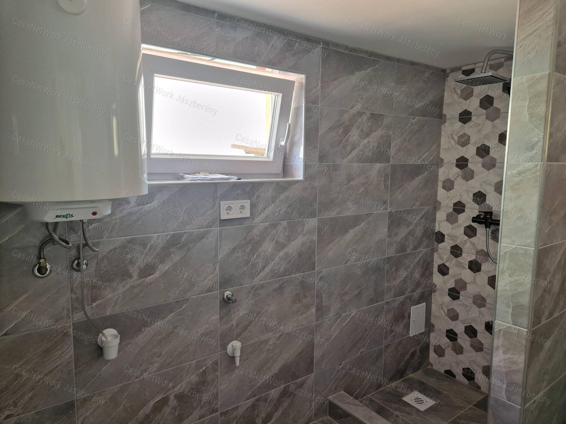 Jászárokszálláson 79 nm-es, felújított, 3 szobás családi ház eladó!