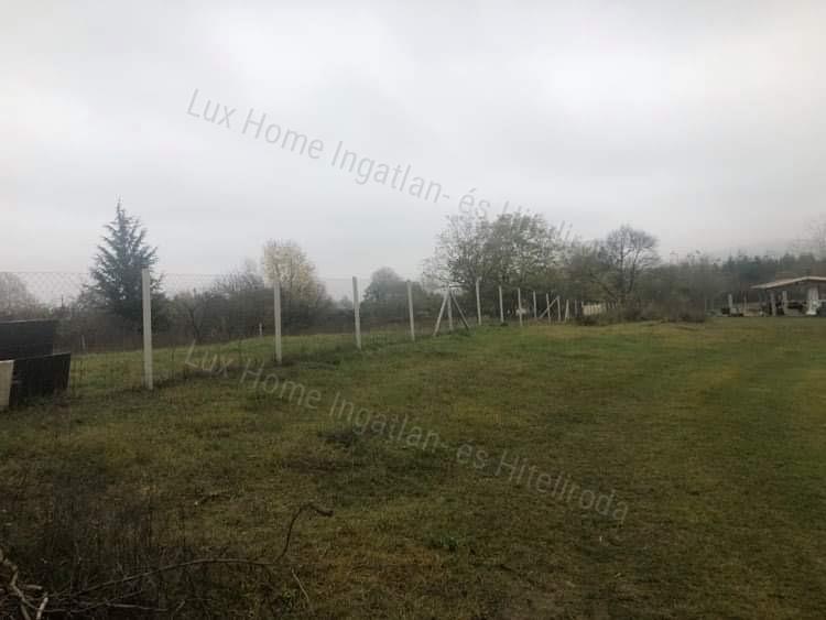 Eladó 2899nm-es zártkerti telek Környén