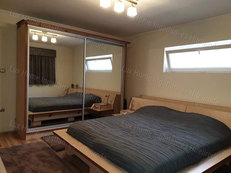 Eladó luxus, több generációs családi ház Nagyigmándon!