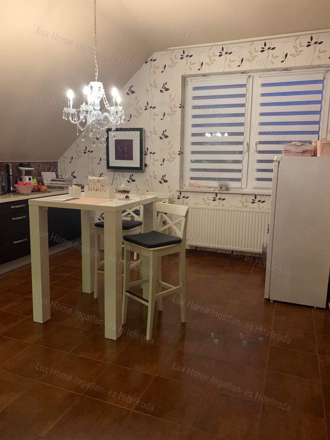 ELADÓ LUXUS családi ház Tatabányán, akár 3 generációnak!