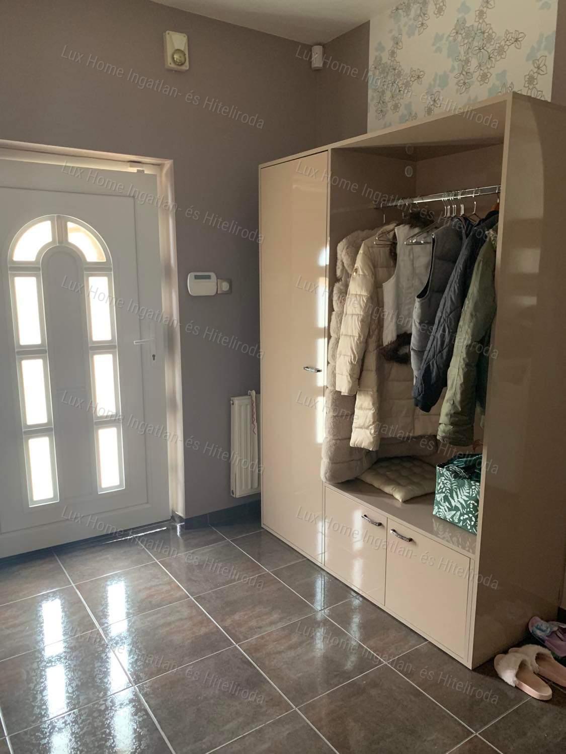 ELADÓ LUXUS családi ház Tatabányán, akár 3 generációnak!