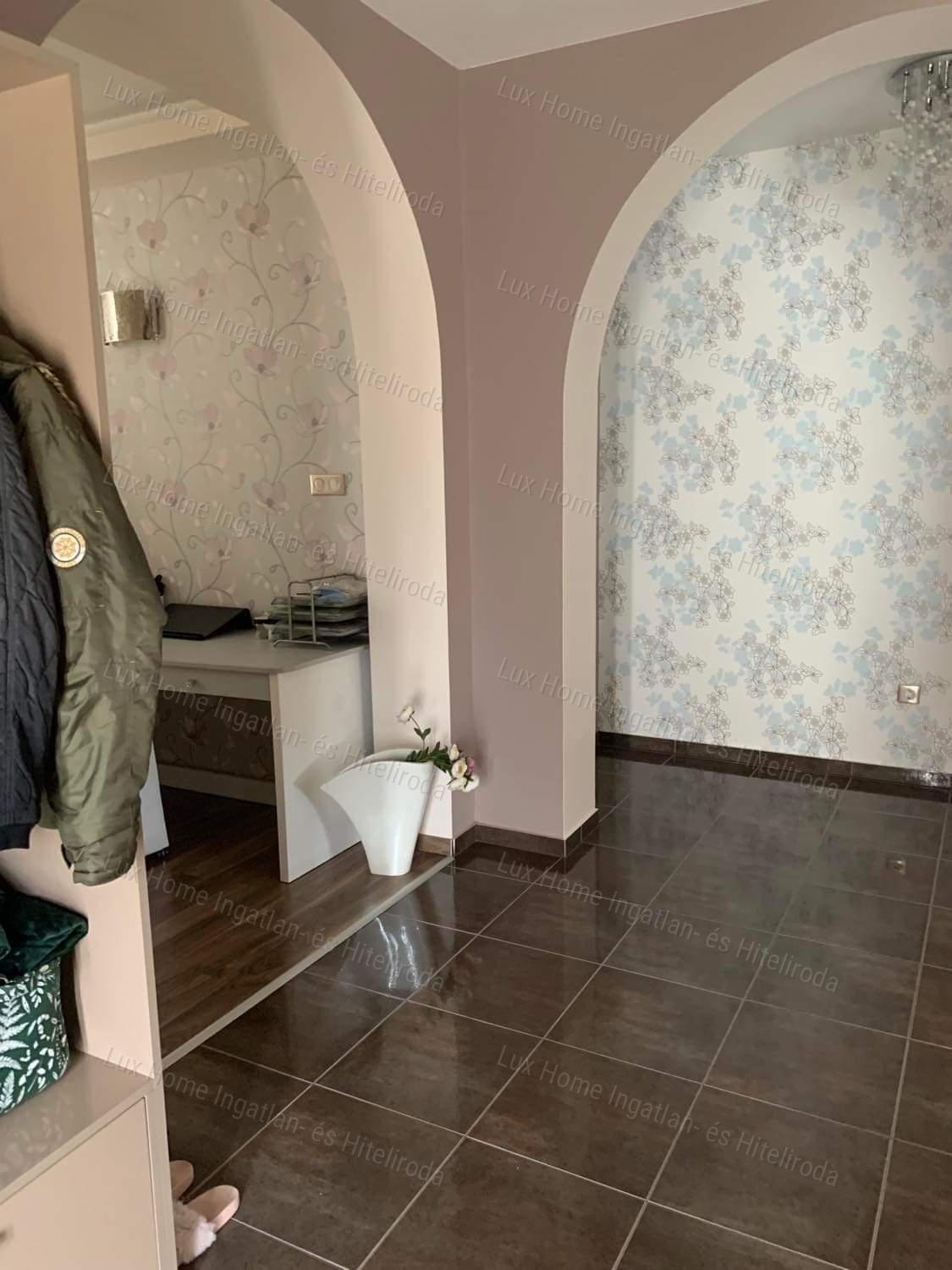 ELADÓ LUXUS családi ház Tatabányán, akár 3 generációnak!