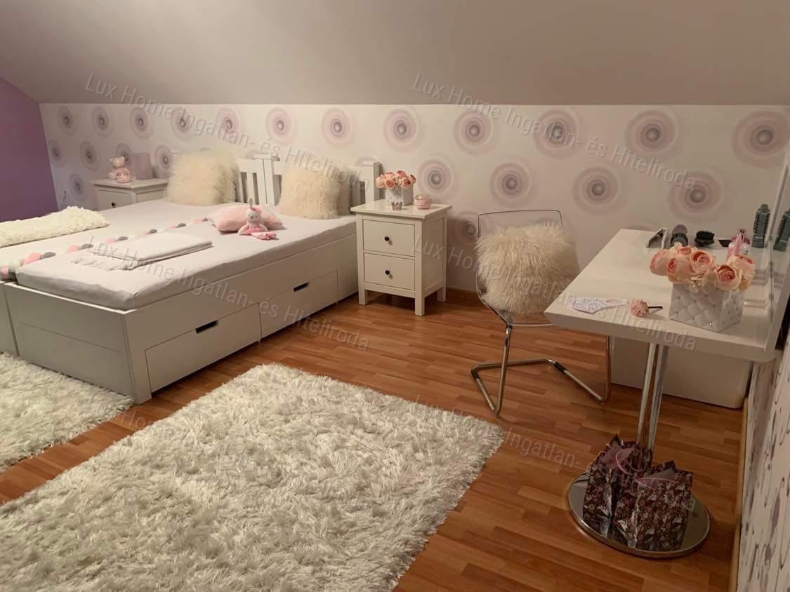 ELADÓ LUXUS családi ház Tatabányán, akár 3 generációnak!