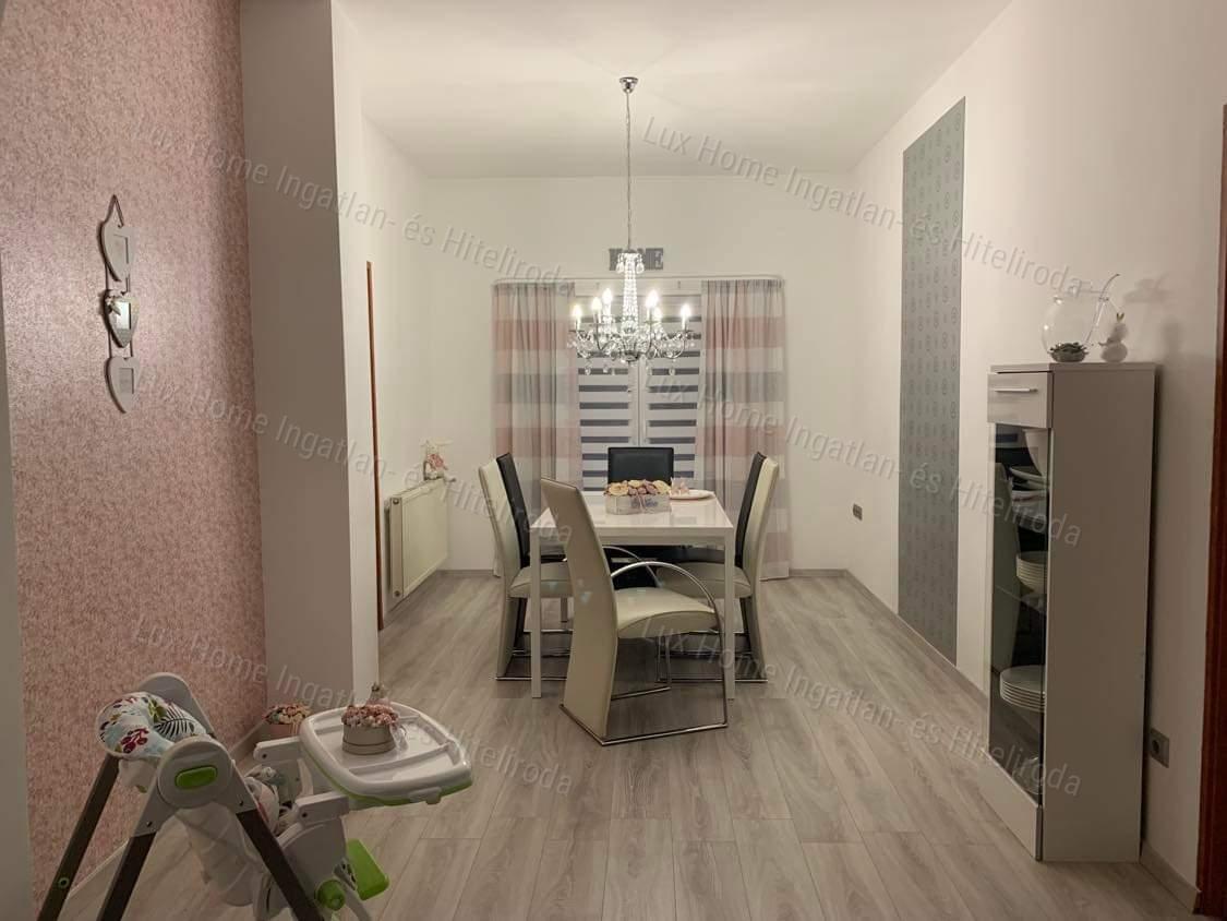 ELADÓ LUXUS családi ház Tatabányán, akár 3 generációnak!