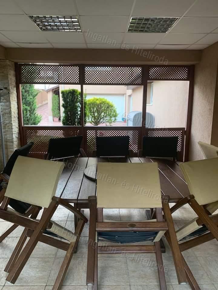 ELADÓ LUXUS családi ház Tatabányán, akár 3 generációnak!