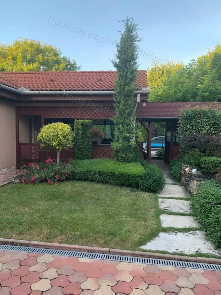 ELADÓ LUXUS családi ház Tatabányán, akár 3 generációnak!