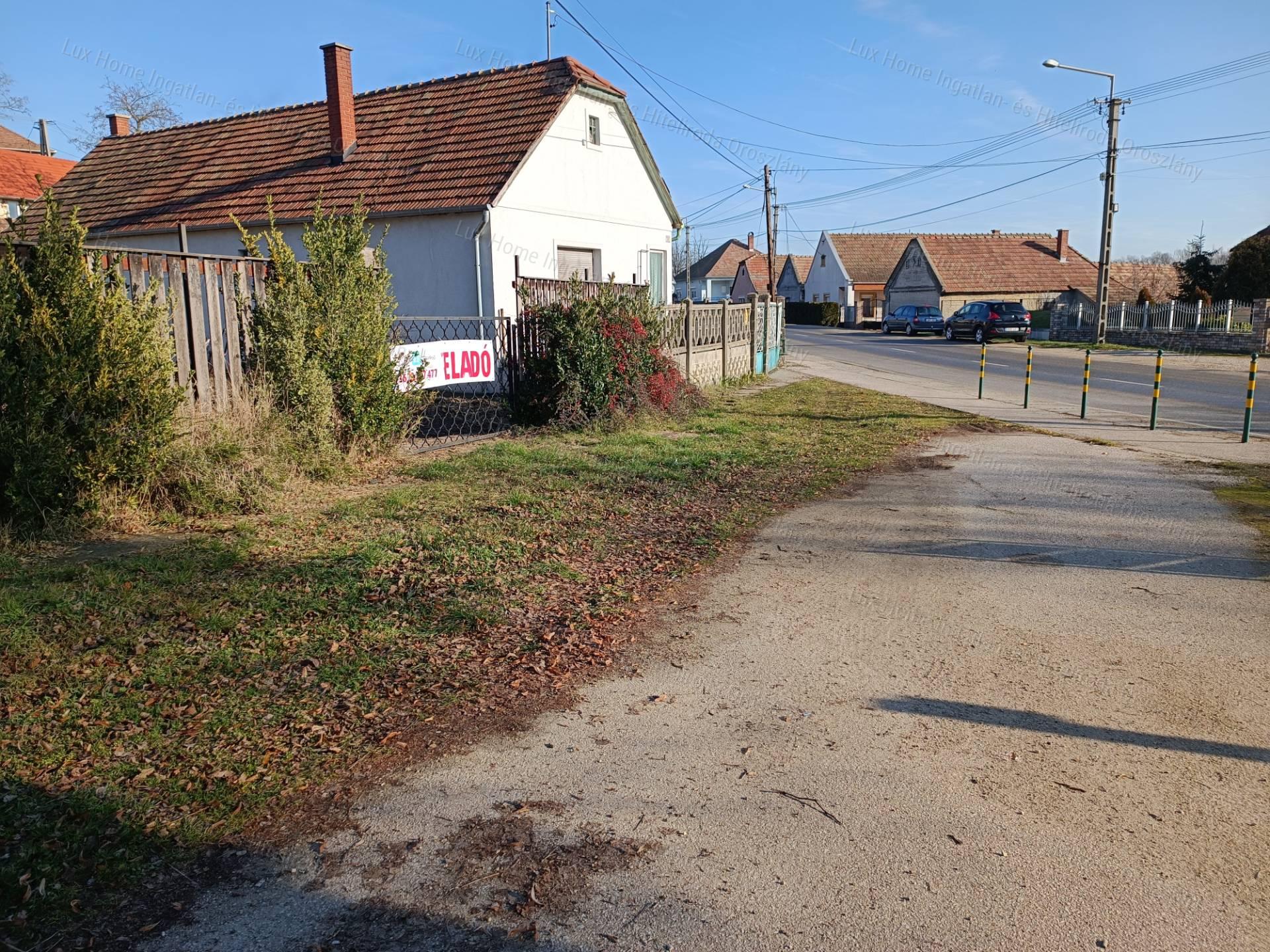 Pusztavámon belterületi építési telek eladó!