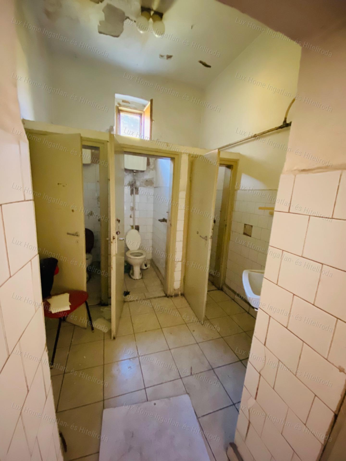 Eladó ipari létesítmény KOMÁROMBAN, a városközpontban!