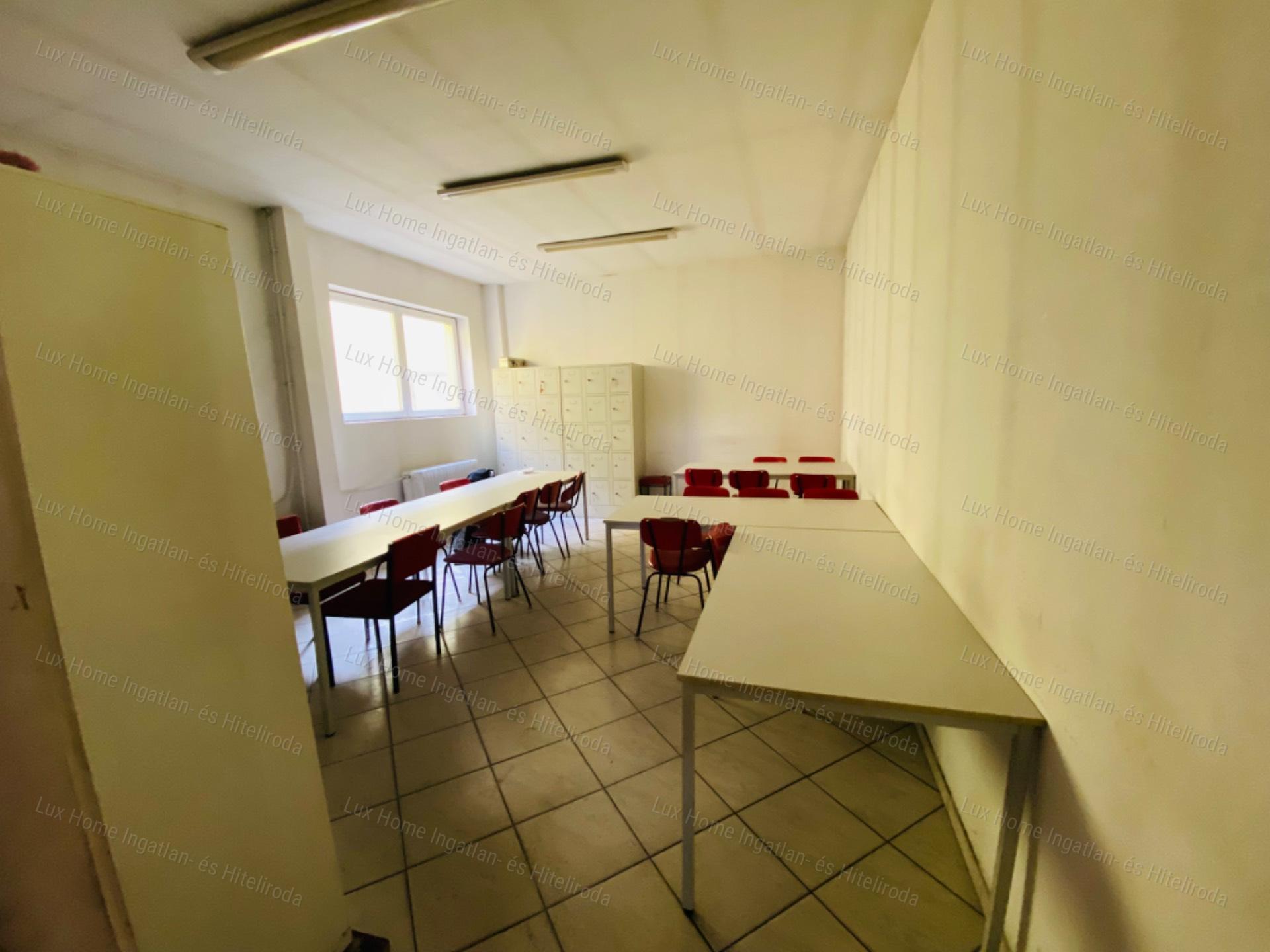 Eladó ipari létesítmény KOMÁROMBAN, a városközpontban!