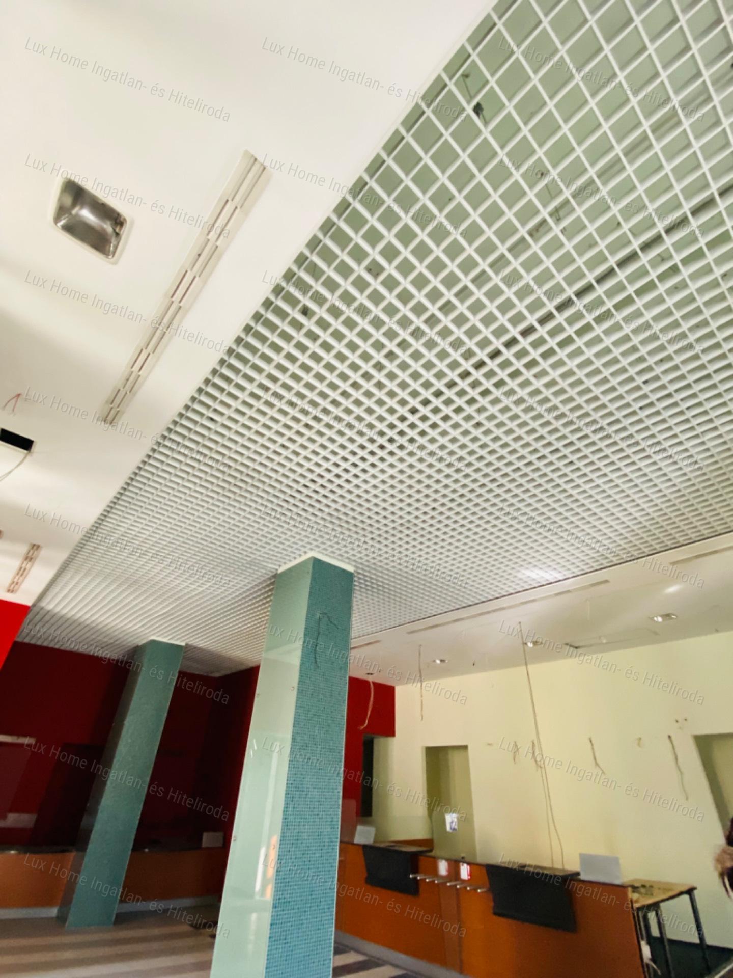 Eladó ipari létesítmény KOMÁROMBAN, a városközpontban!