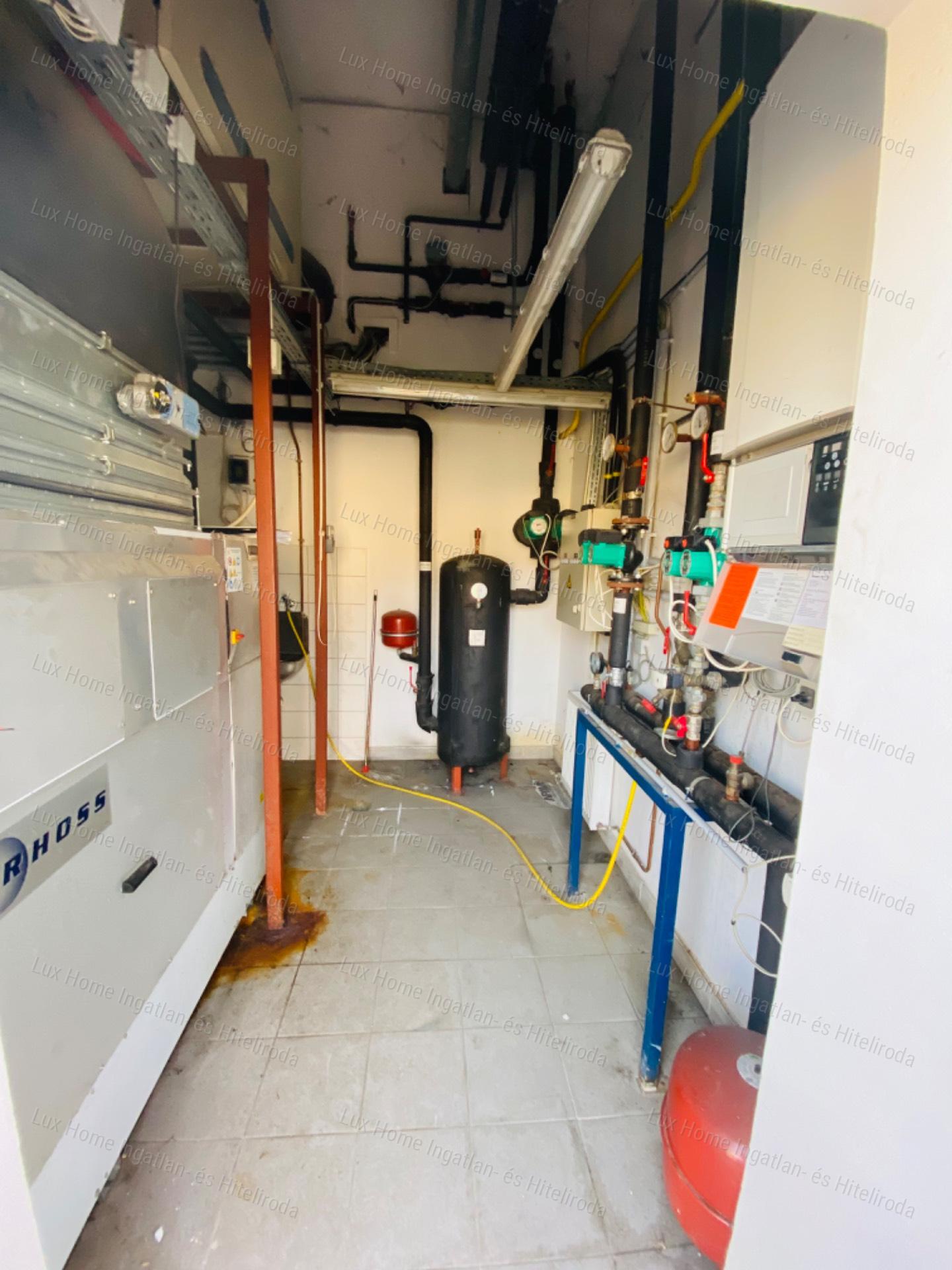 Eladó ipari létesítmény KOMÁROMBAN, a városközpontban!