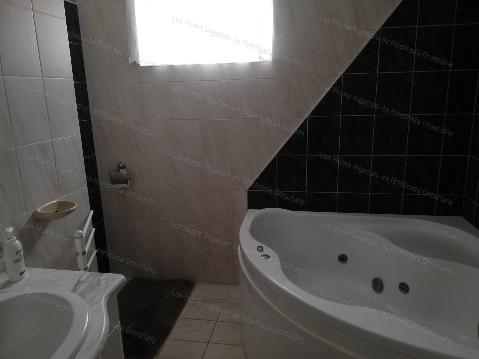 Otthont és biztos jövedelmet nyújtó több szintes ház Eladó Tatabányán!