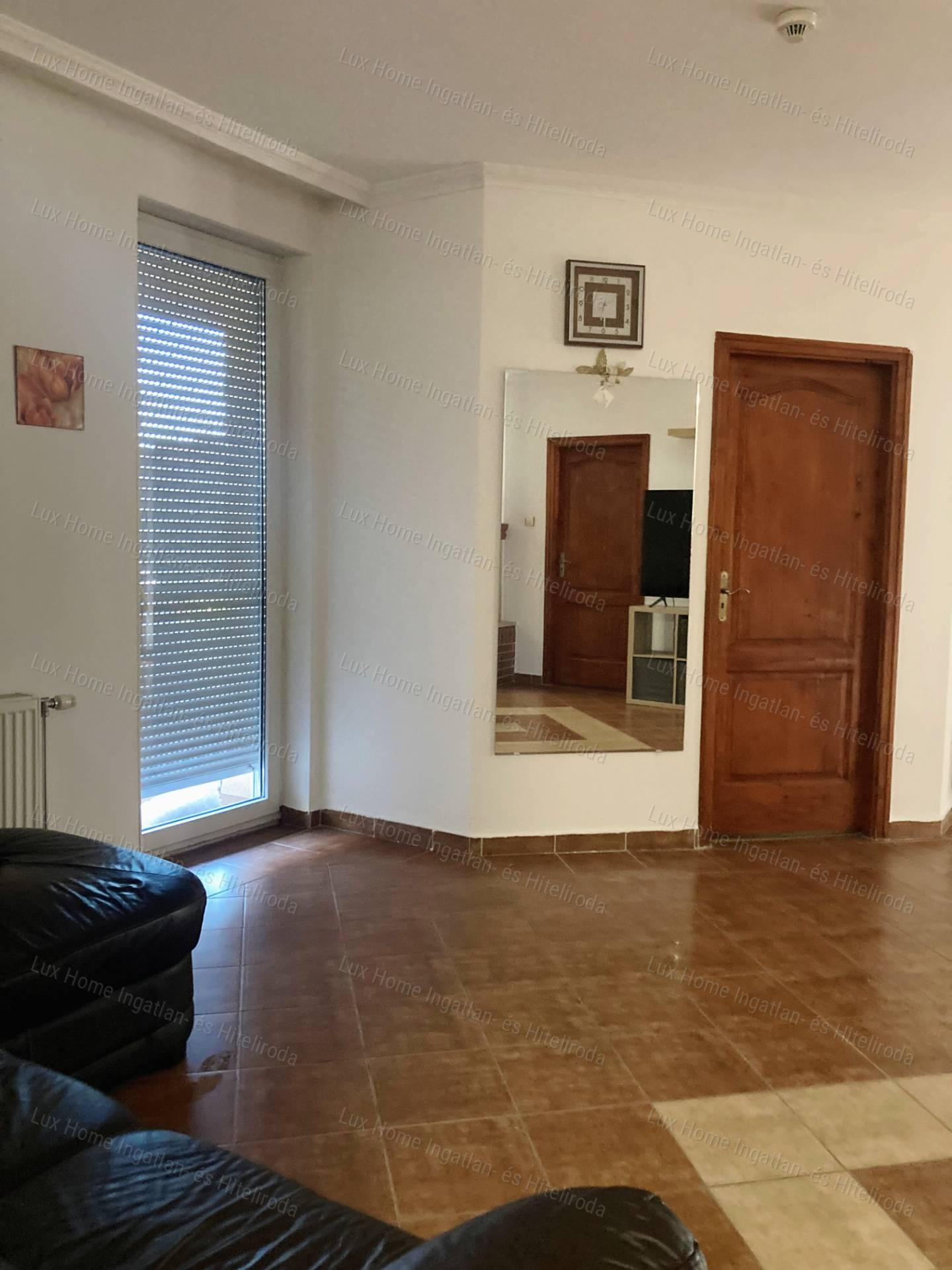 CSALÁDI OTTHON IGÉNYES KÖRNYEZETBEN!