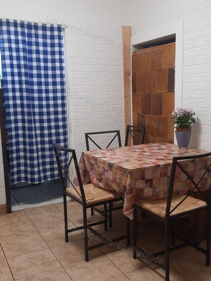 Egy ingatlan, két lakás, megosztható telek – a lehetőség a Tiéd!