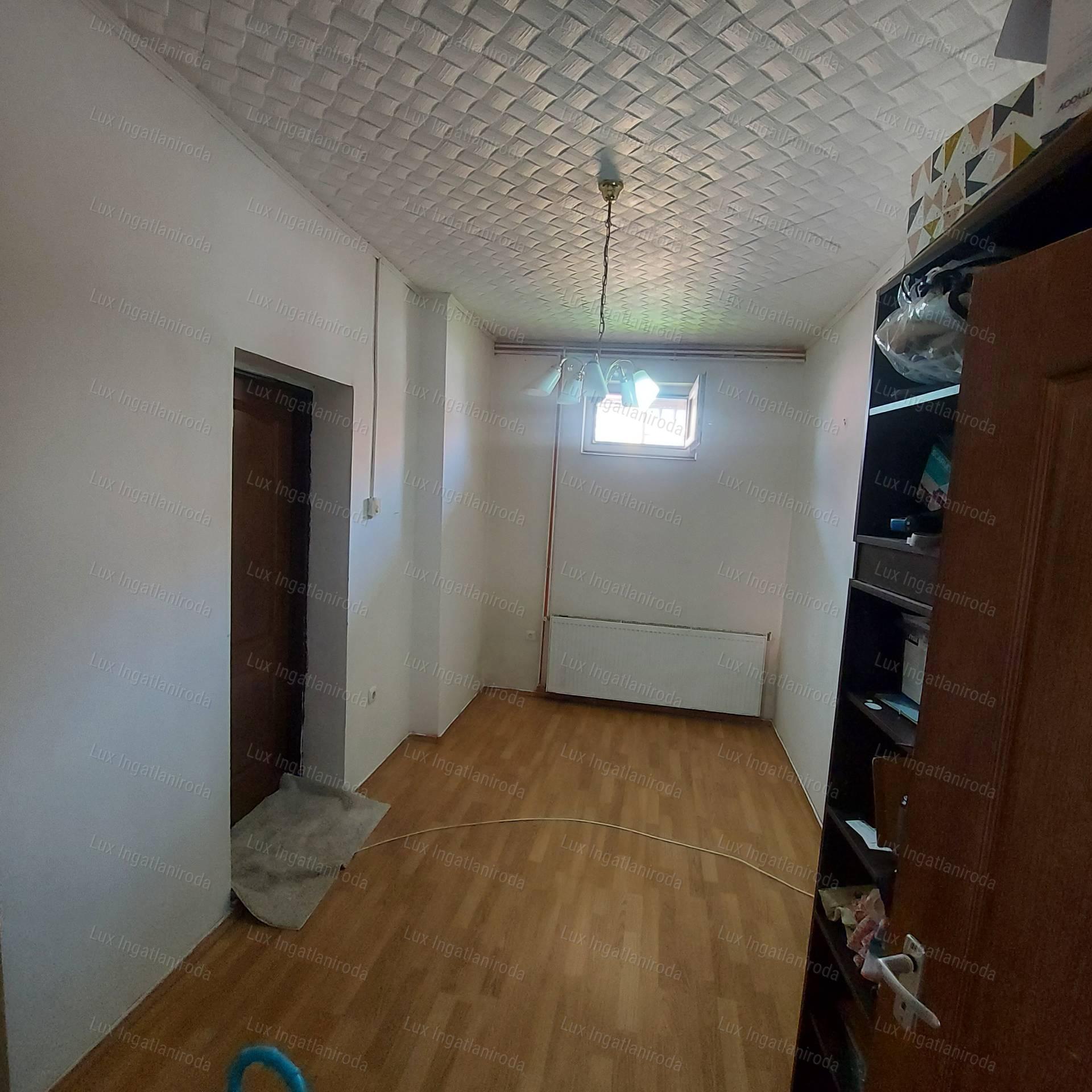 Nagysápon 4,5 szobás családi ház, garázzsal, pincével!