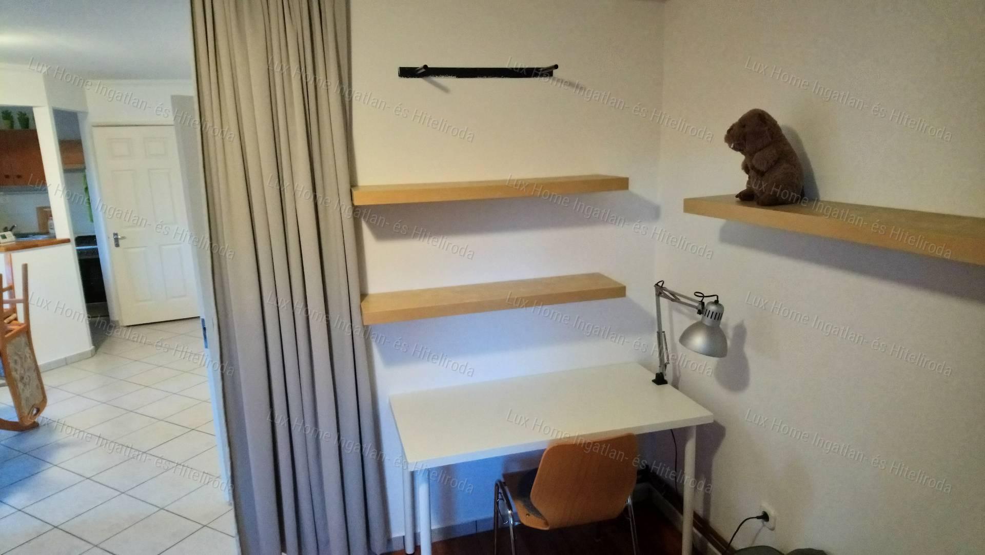 Kiadó kétszintes, bútorozott családi ház Koppánymonostoron!