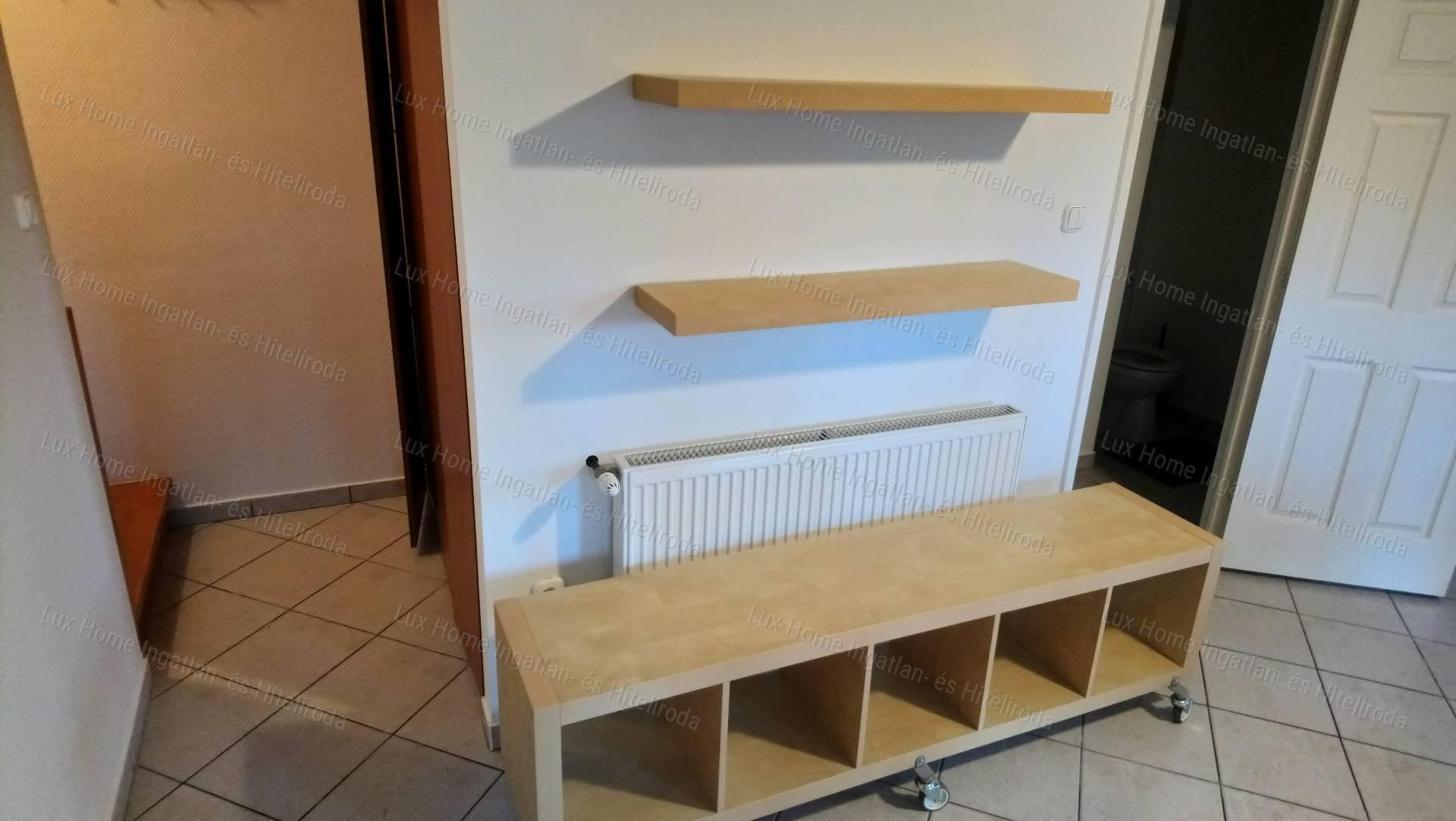 Kiadó kétszintes, bútorozott családi ház Koppánymonostoron!