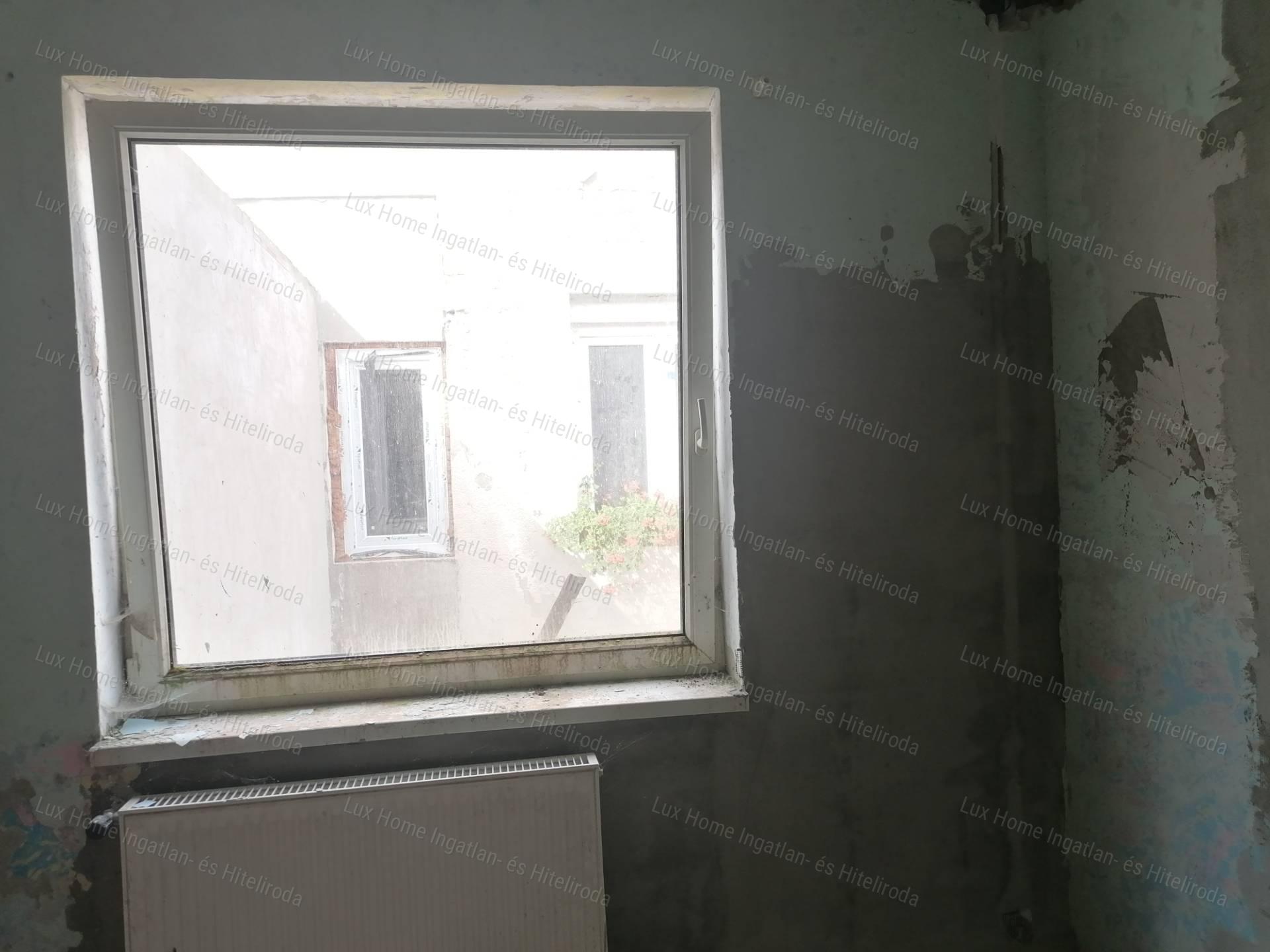 Oroszlány belterületén, hatalmas lehetőségekkel rendelkező ingatlan eladó!