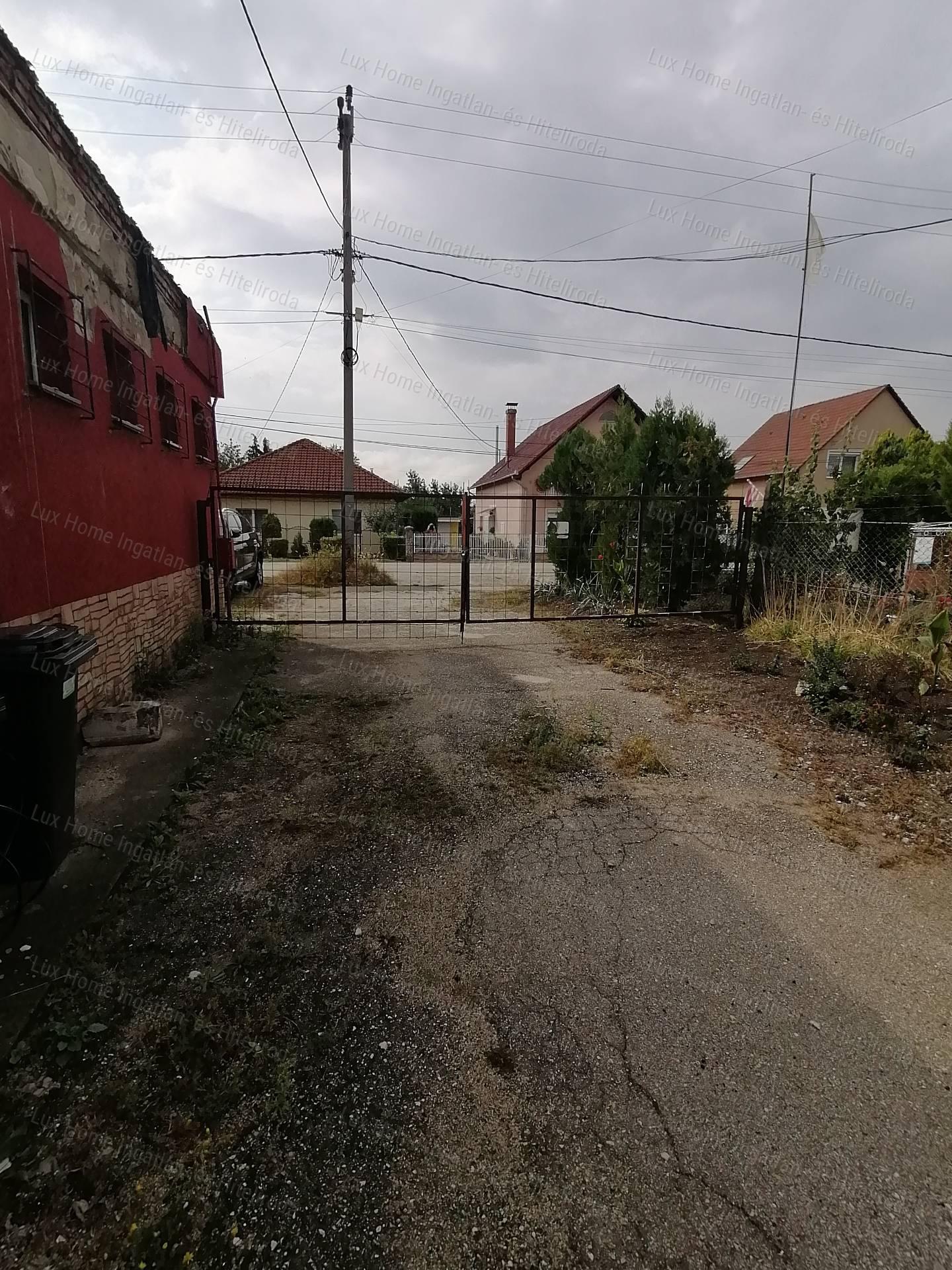 Oroszlány belterületén, hatalmas lehetőségekkel rendelkező ingatlan eladó!