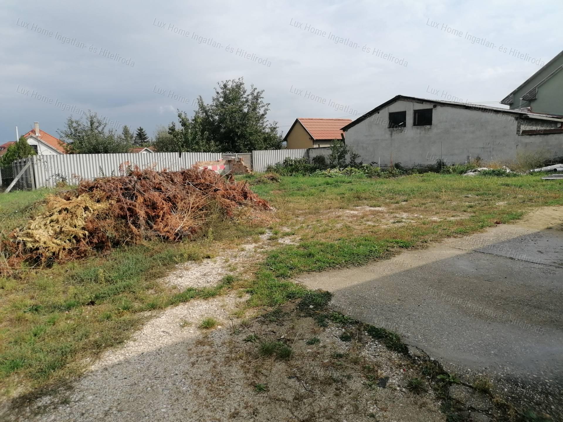 Oroszlány belterületén, hatalmas lehetőségekkel rendelkező ingatlan eladó!
