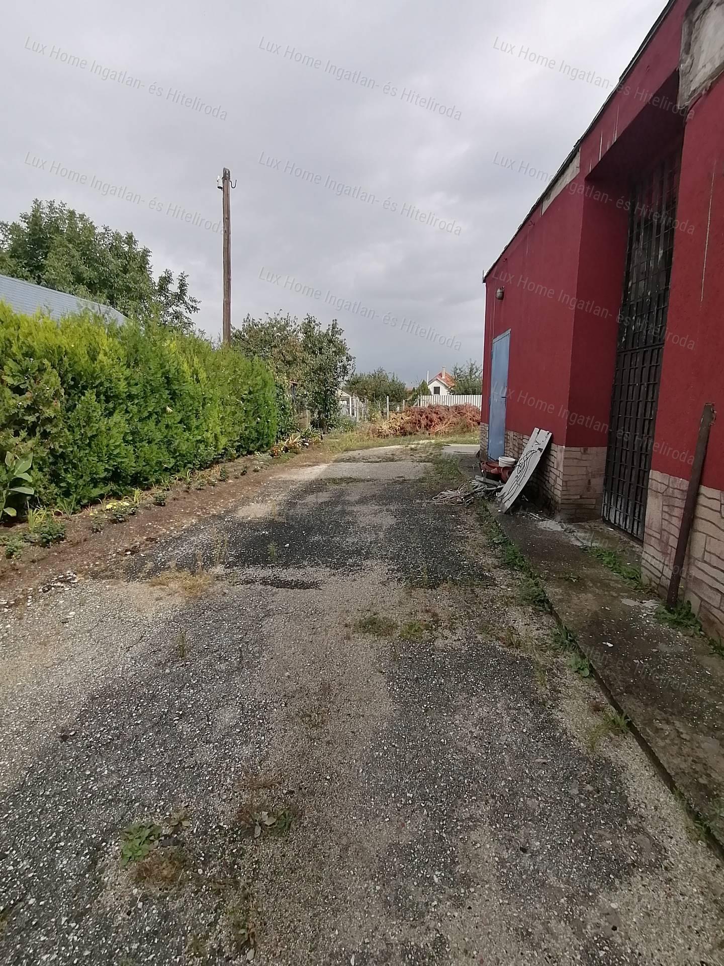 Oroszlány belterületén, hatalmas lehetőségekkel rendelkező ingatlan eladó!