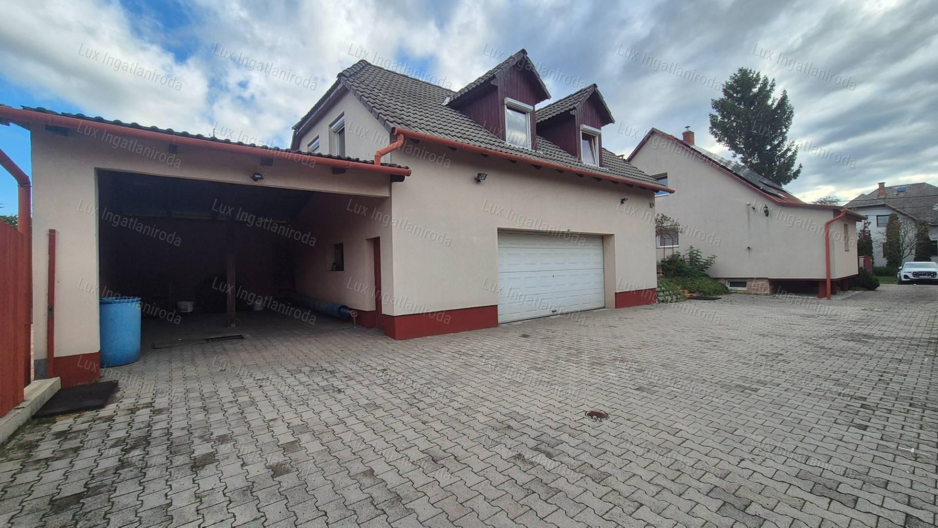 Oroszlány, Miskórét utcában eladó ház