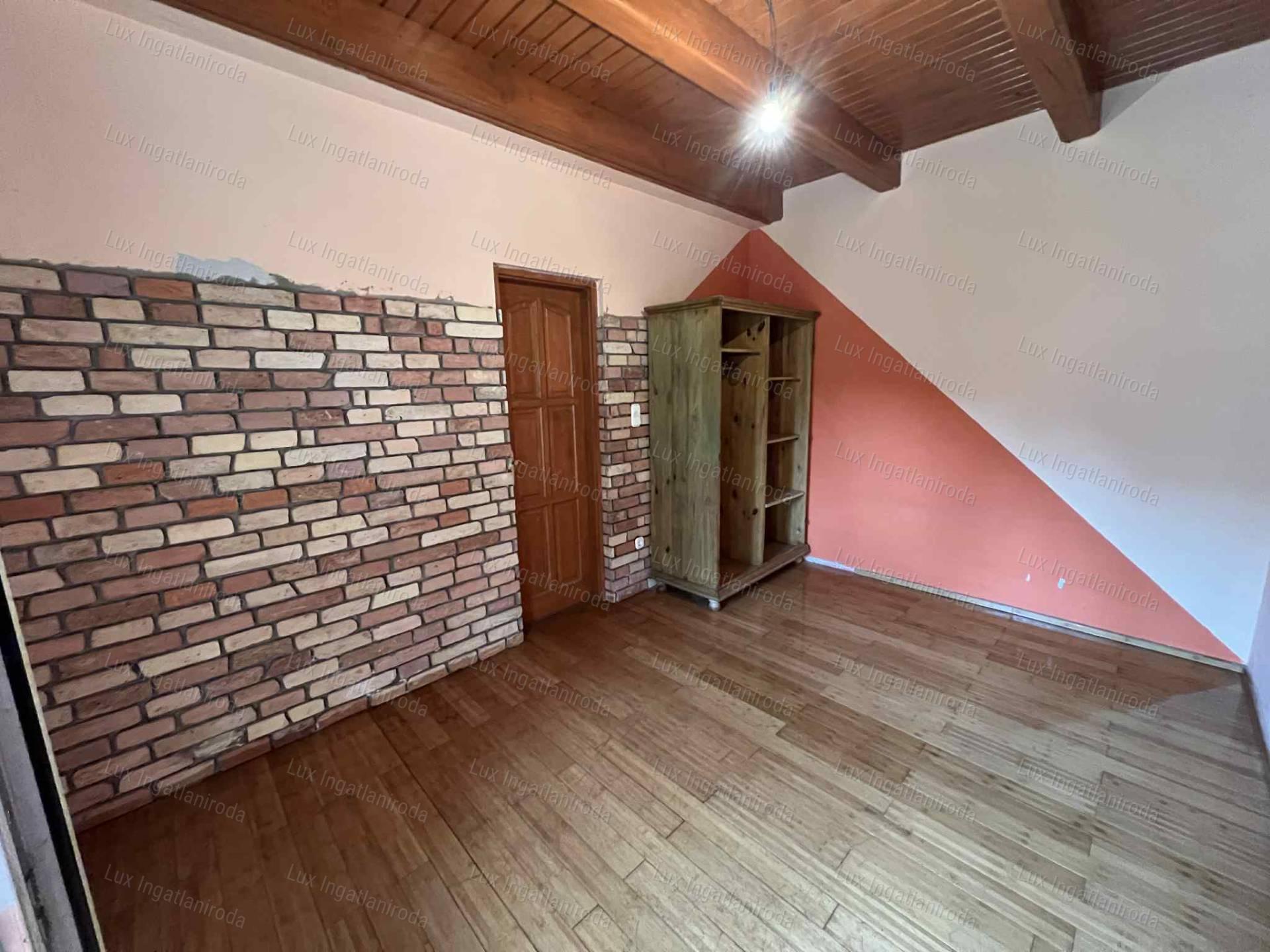 Eladó családi ház Piliscsév kedvelt részén!