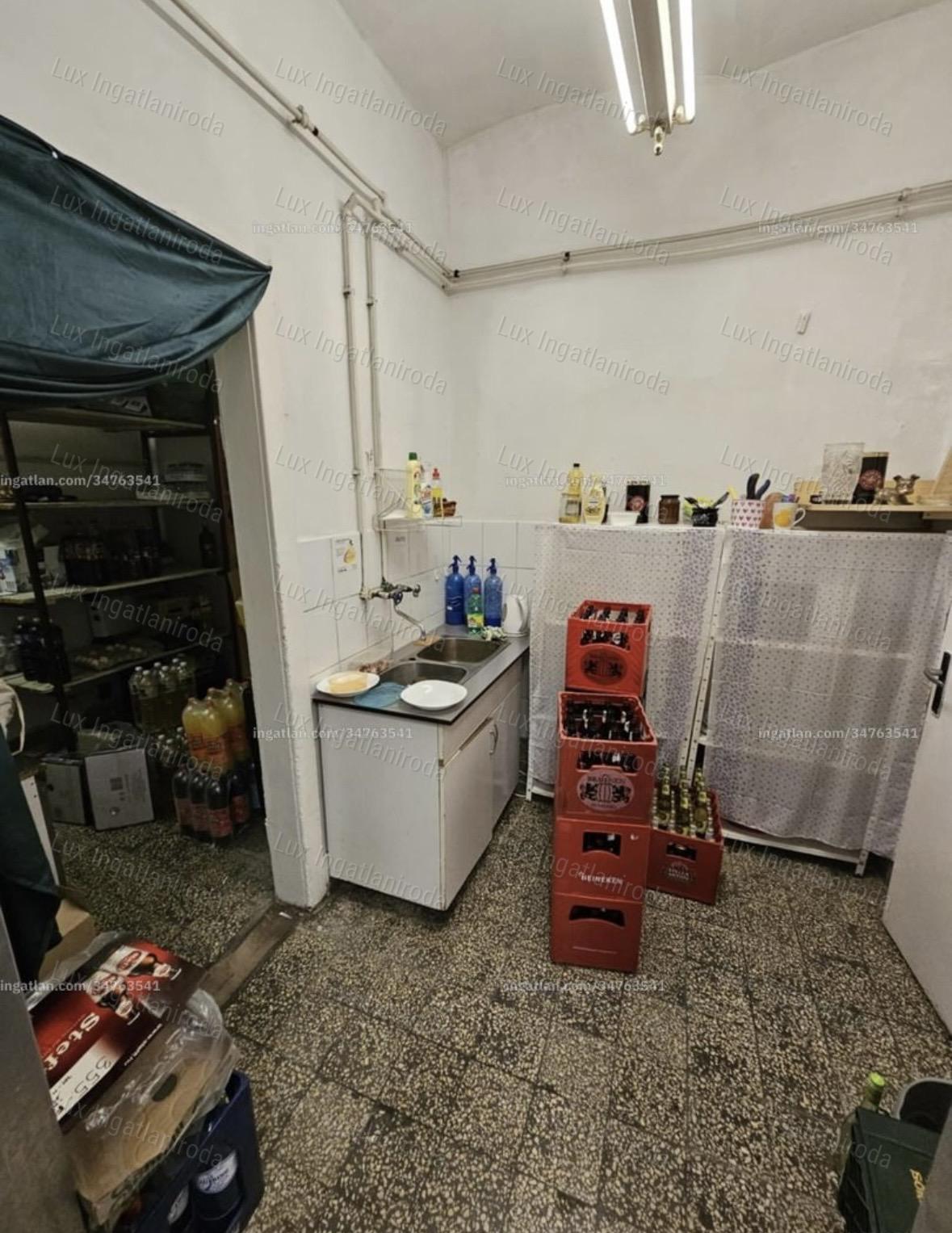 Tata belterületén utcafronti üzlethelyiség eladó