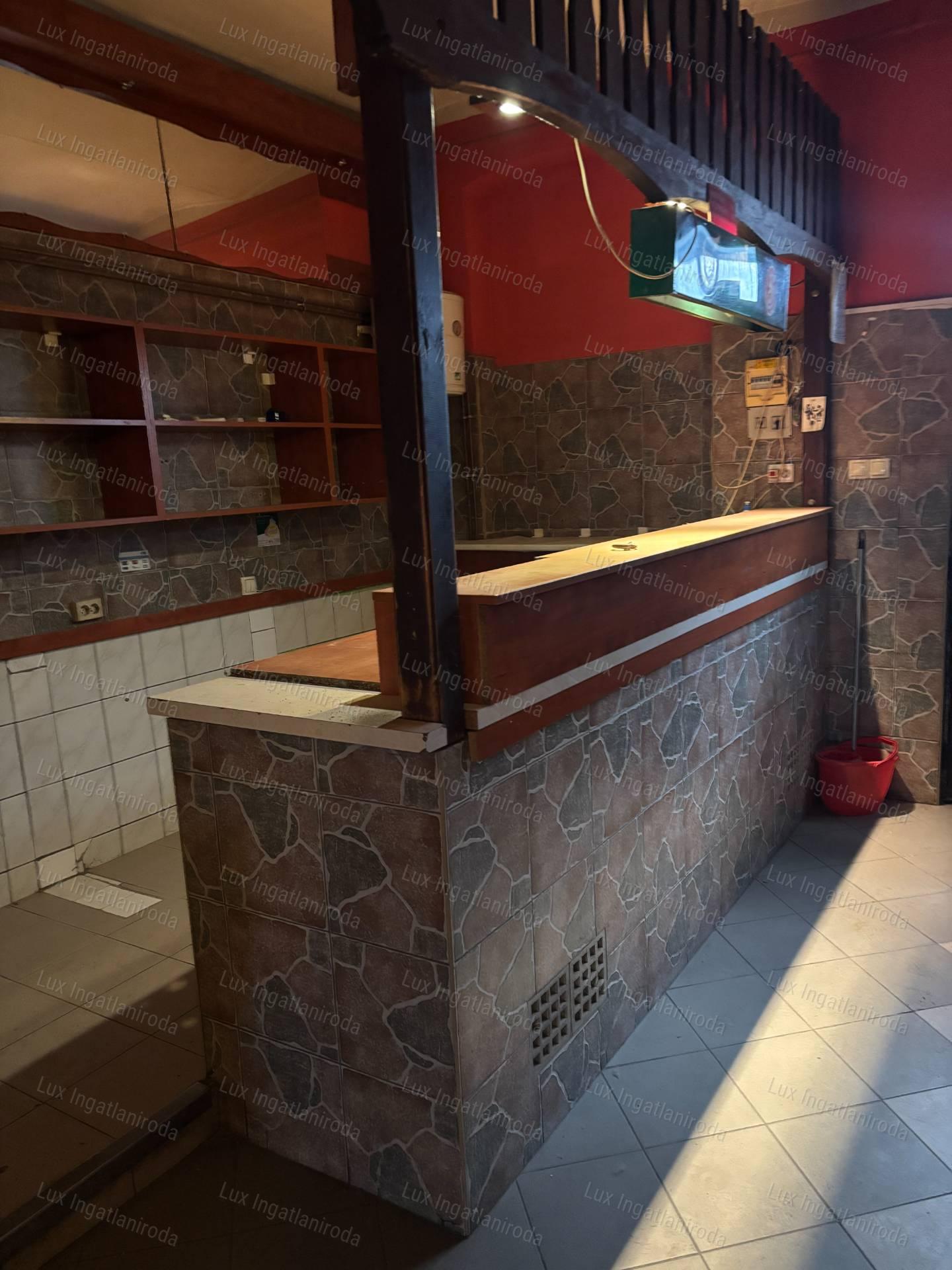 Eladó vendéglátóipari egység Tatán