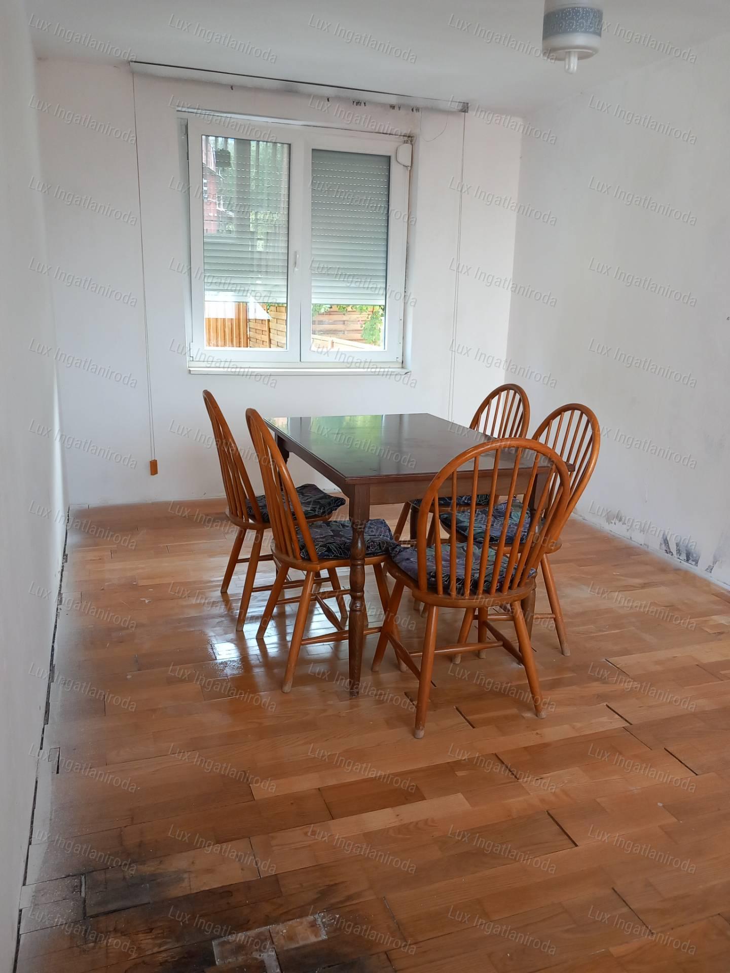Háromszintes otthon Borbálán