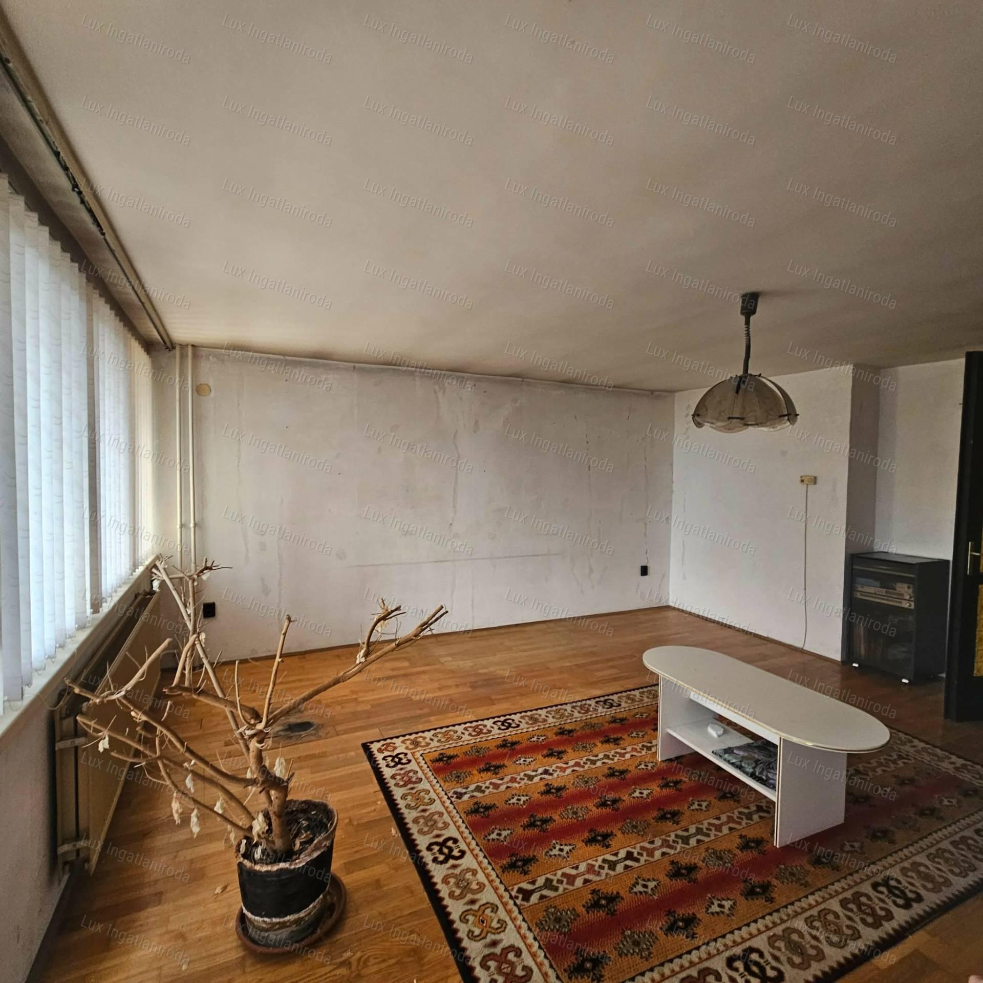Háromszintes otthon Borbálán