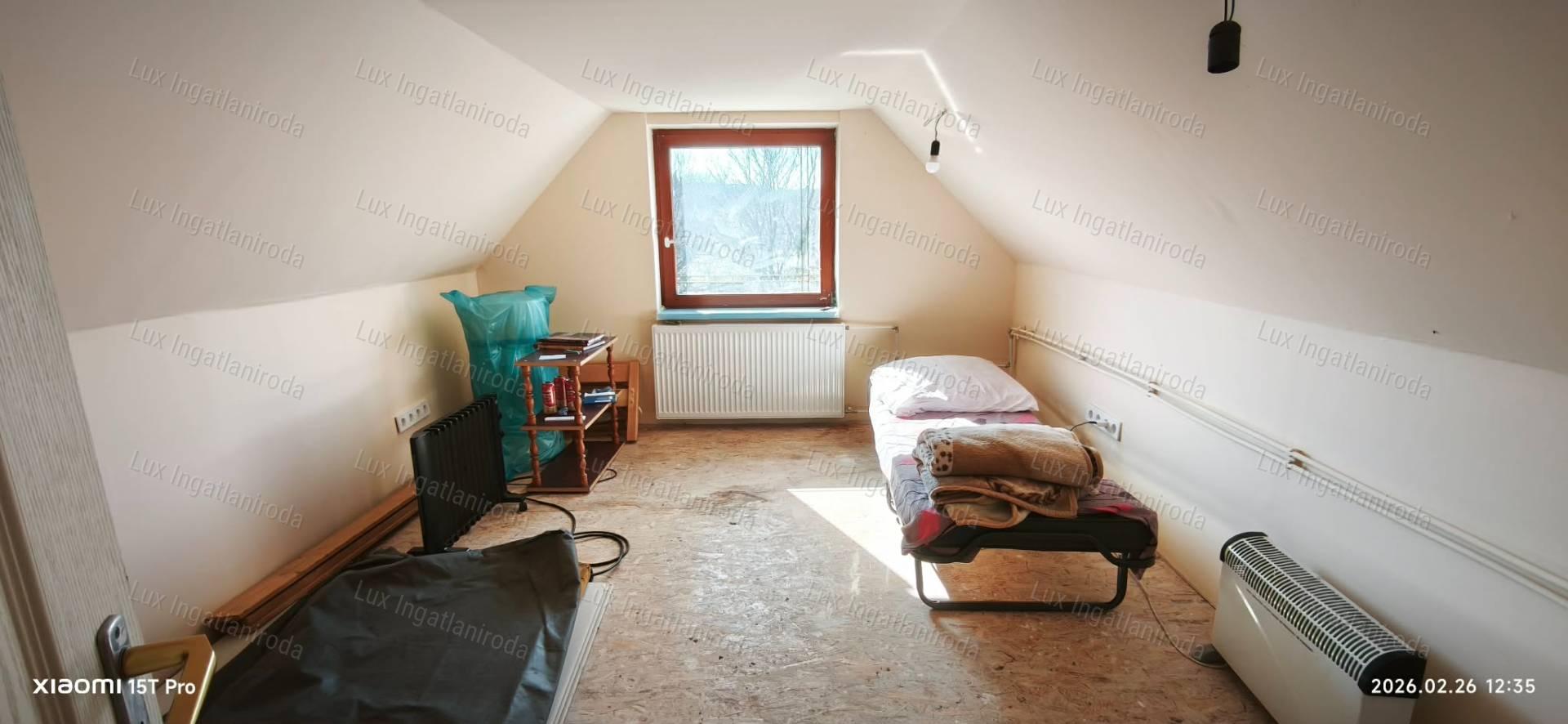 Lakható, 3 szobás ház, nagy telekkel, Oroszlány, Nyíres dűlőben