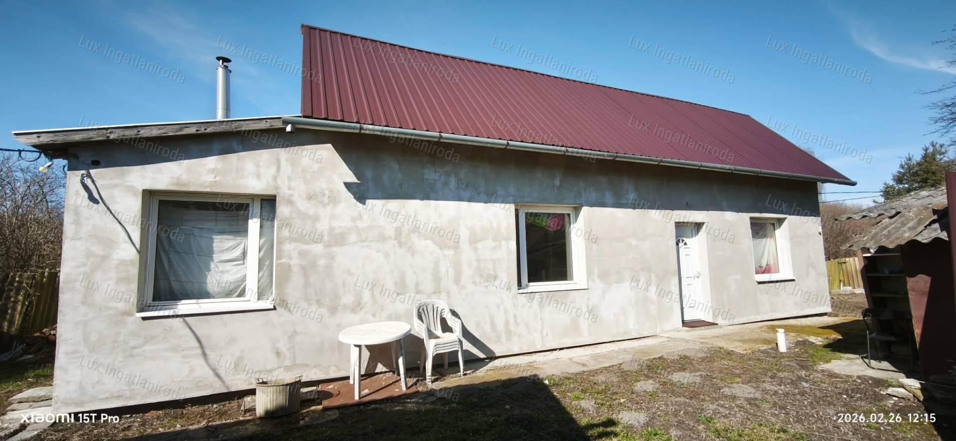 Lakható, 3 szobás ház, nagy telekkel, Oroszlány, Nyíres dűlőben
