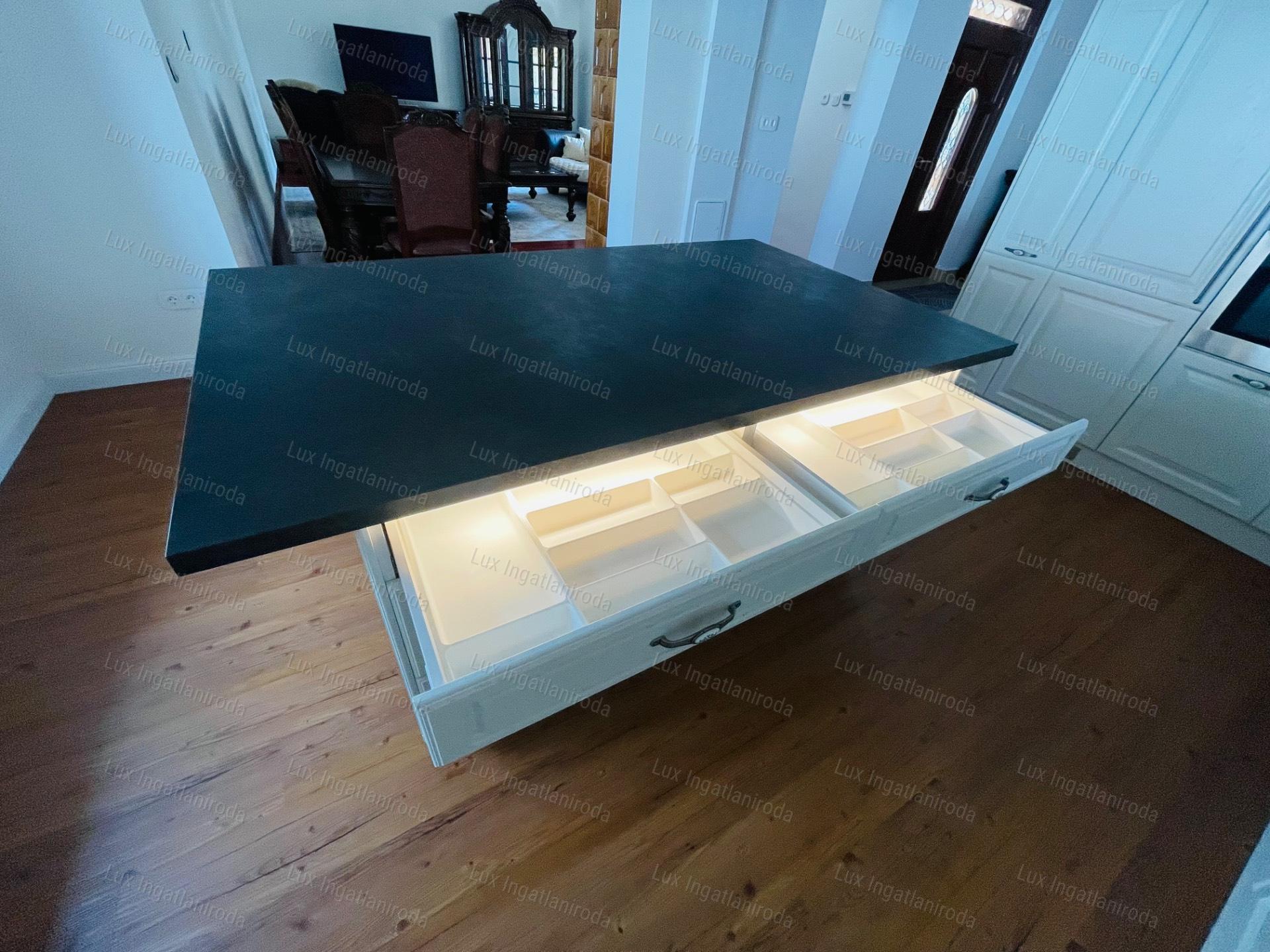 Mediterrán Luxus és High-Tech Kényelem Komárom szívében!