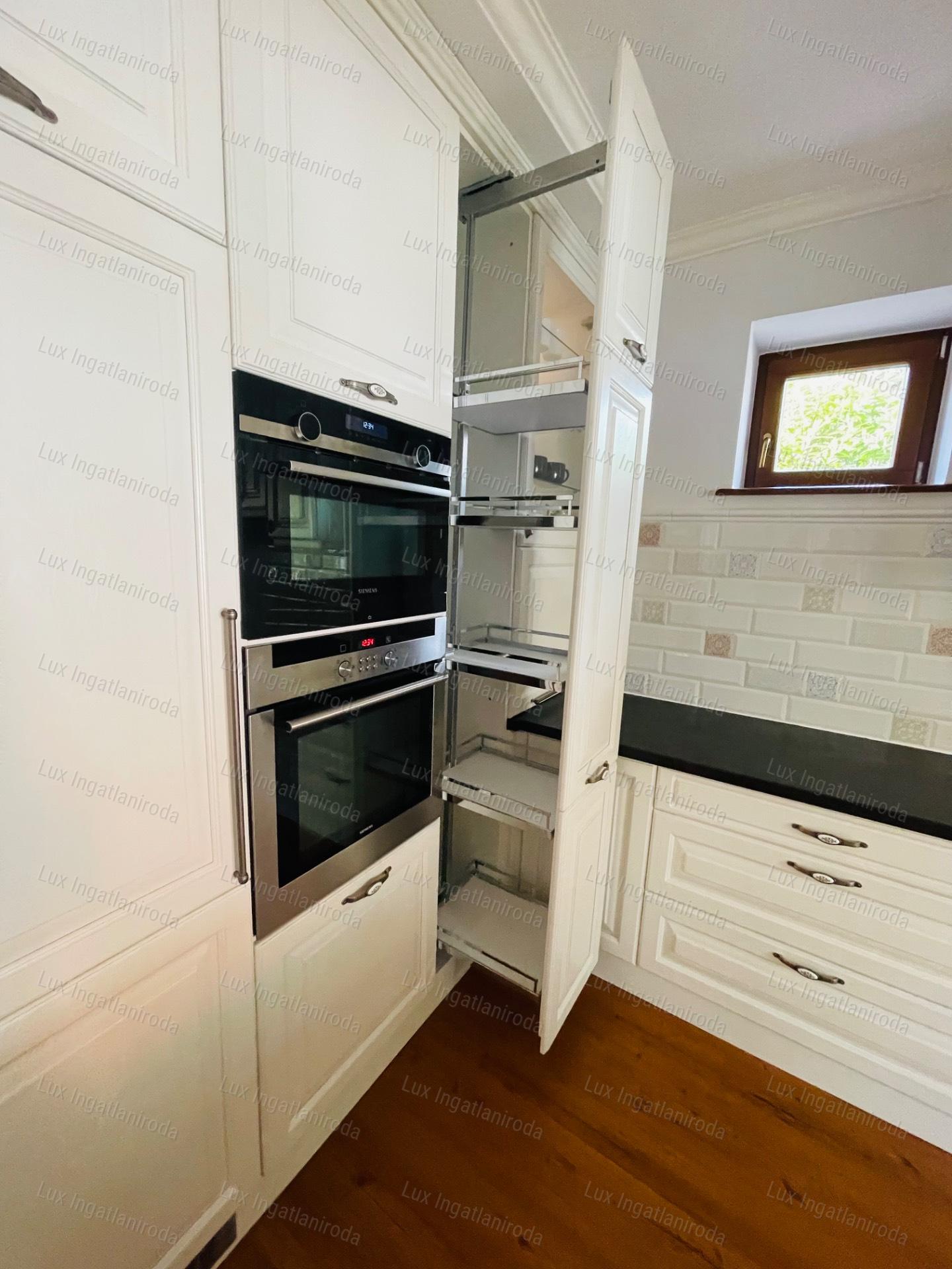 Mediterrán Luxus és High-Tech Kényelem Komárom szívében!