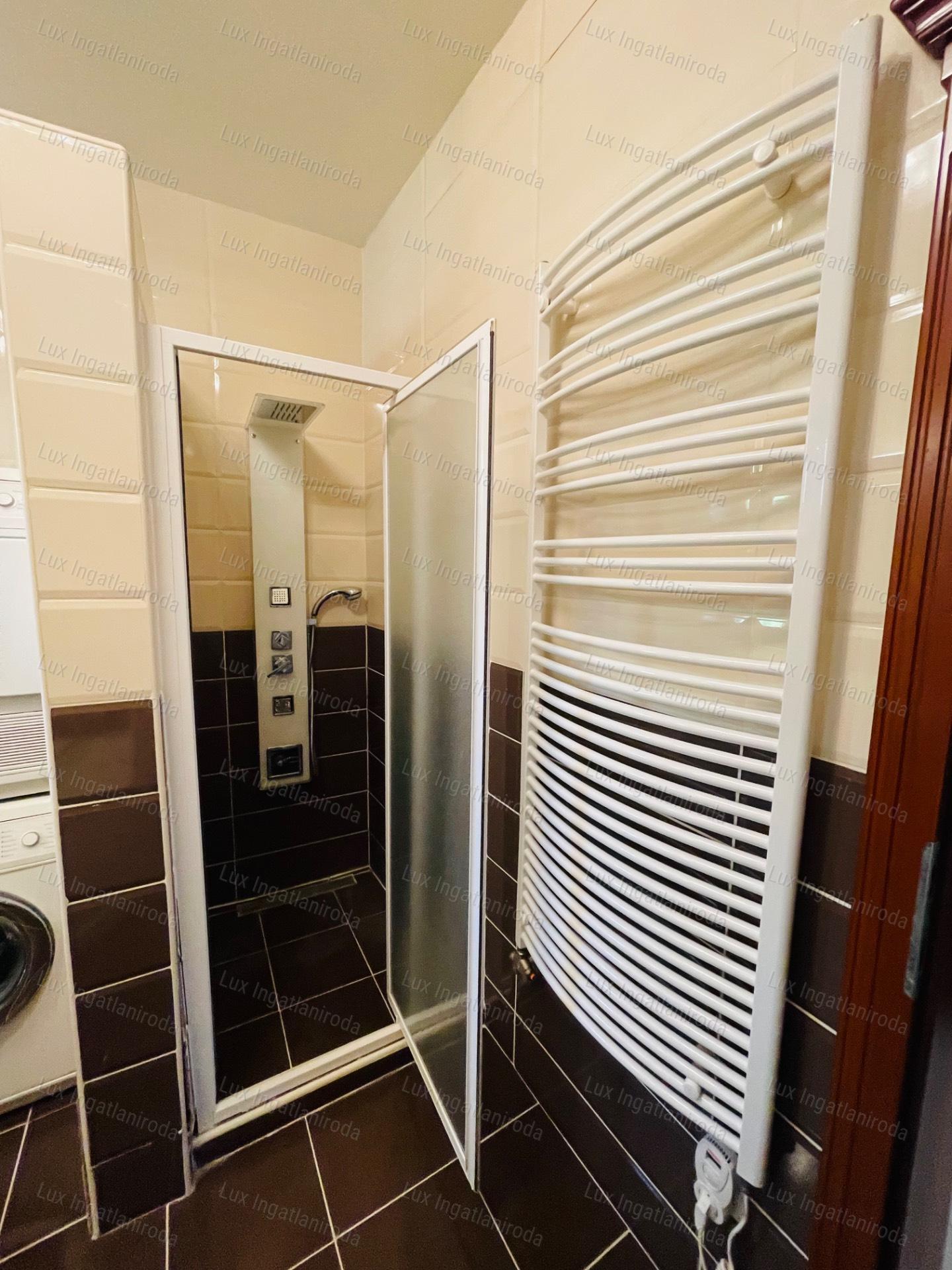 Mediterrán Luxus és High-Tech Kényelem Komárom szívében!