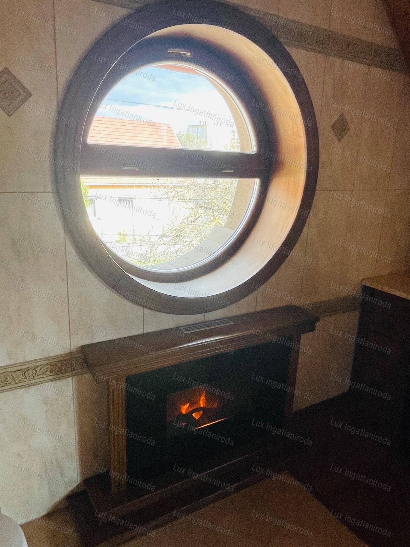Mediterrán Luxus és High-Tech Kényelem Komárom szívében!