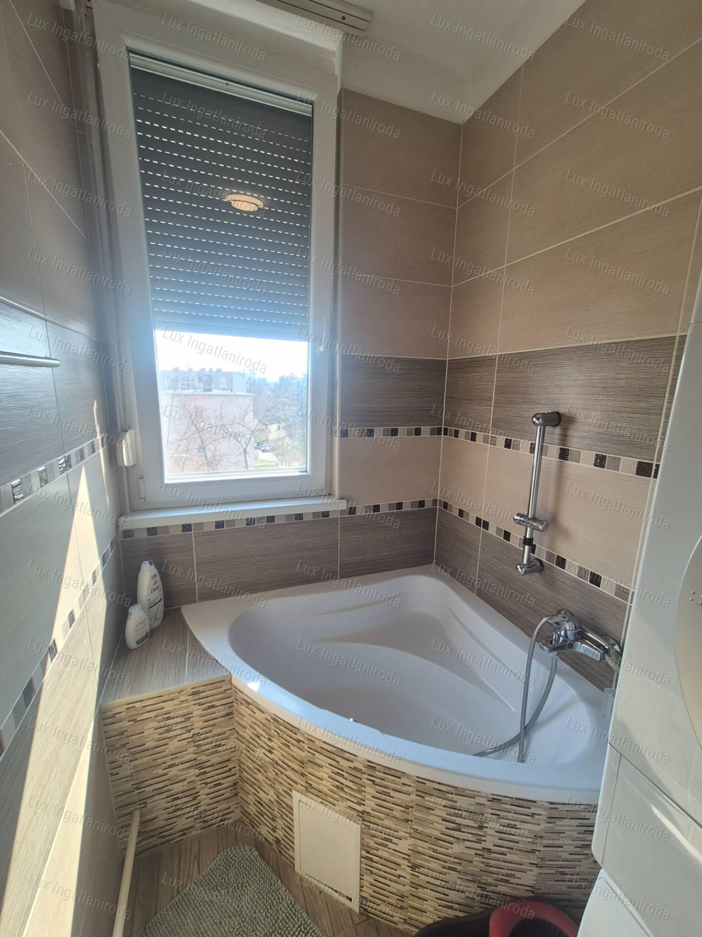 Oroszlány Dózsa Gy. út felújított lakás KIZÁRÓLAG nálunk!