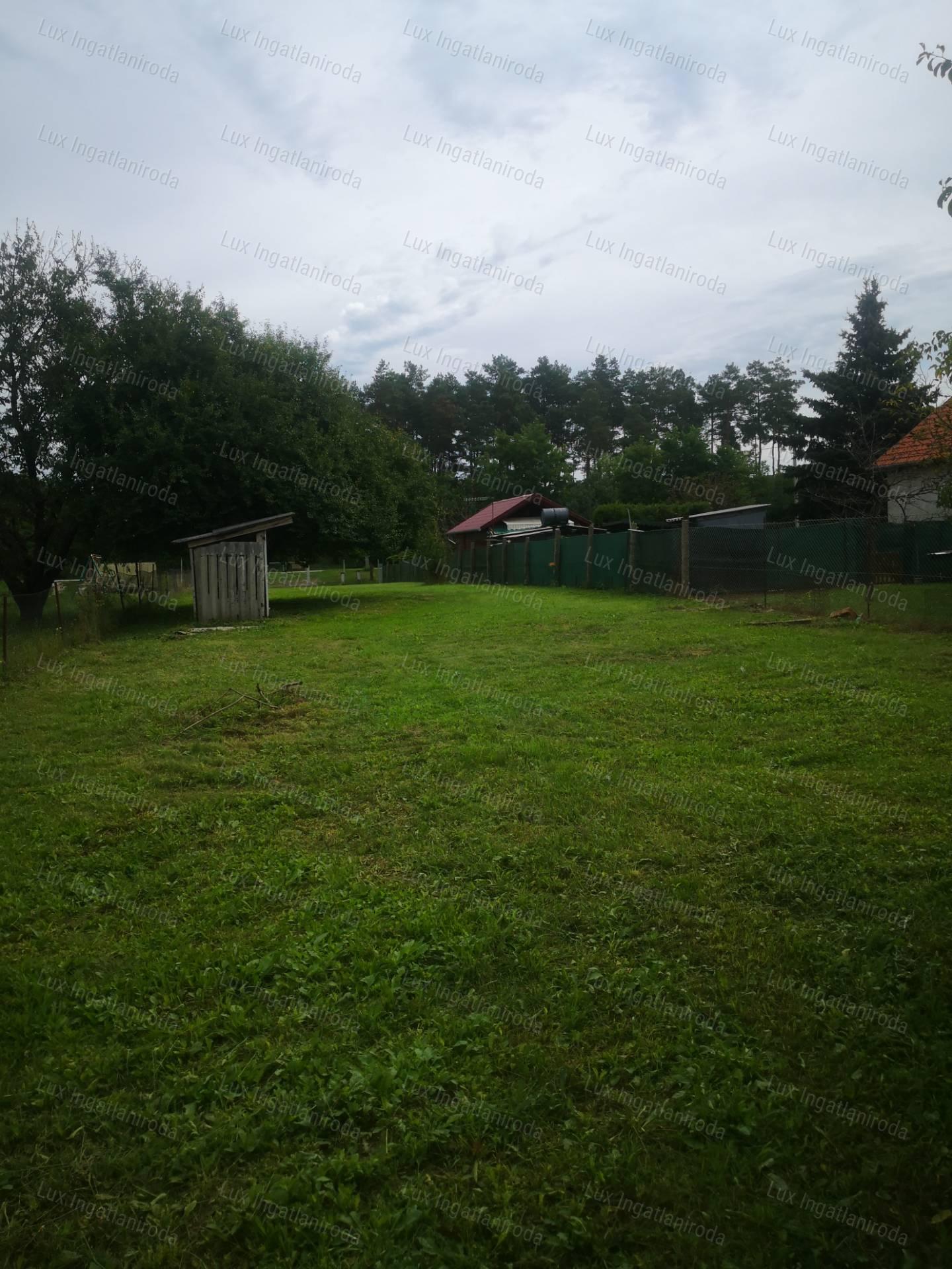 Most még kert, holnap otthon! Eladó külterületi telek Oroszlányon!