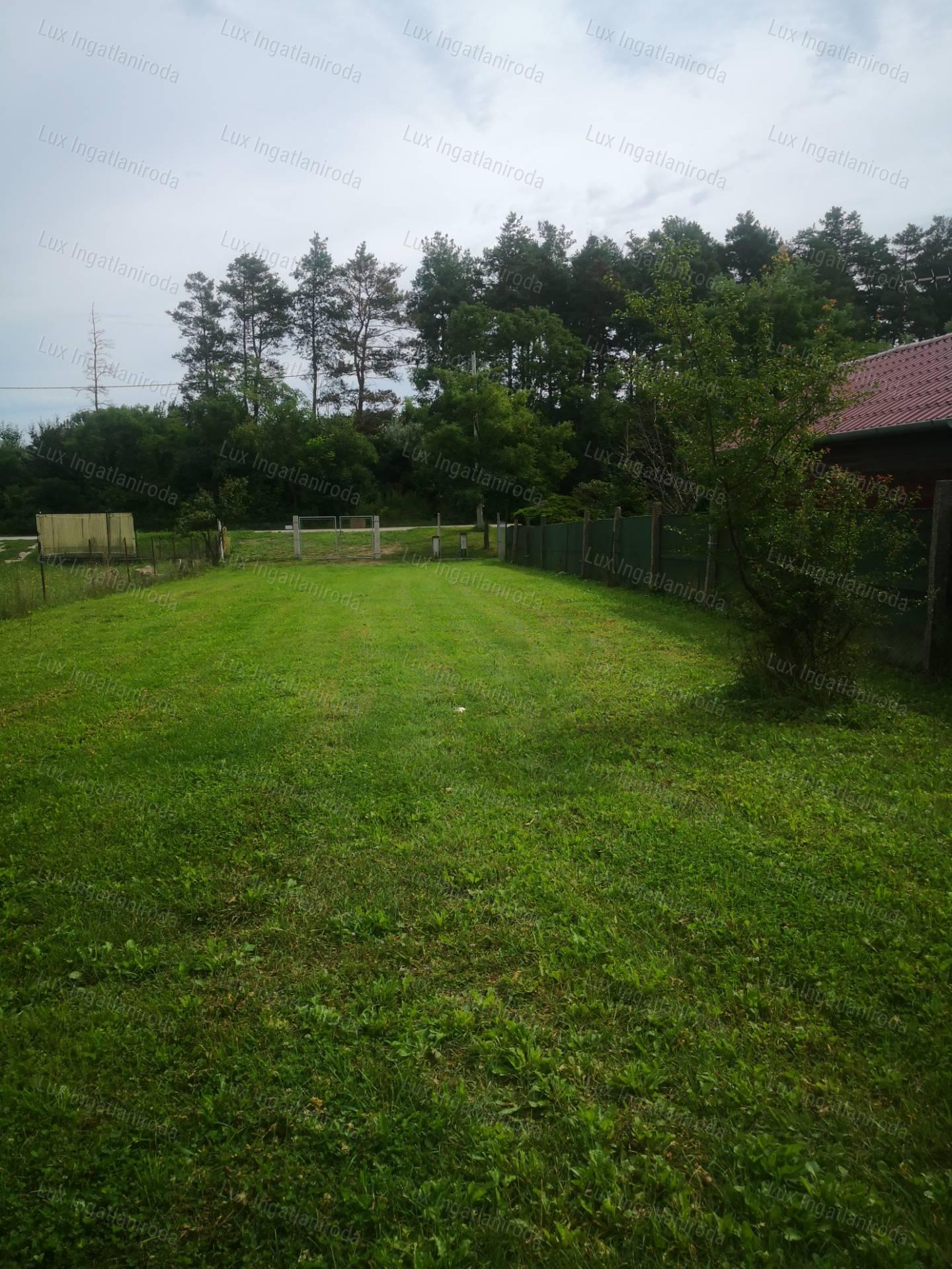 Most még kert, holnap otthon! Eladó külterületi telek Oroszlányon!
