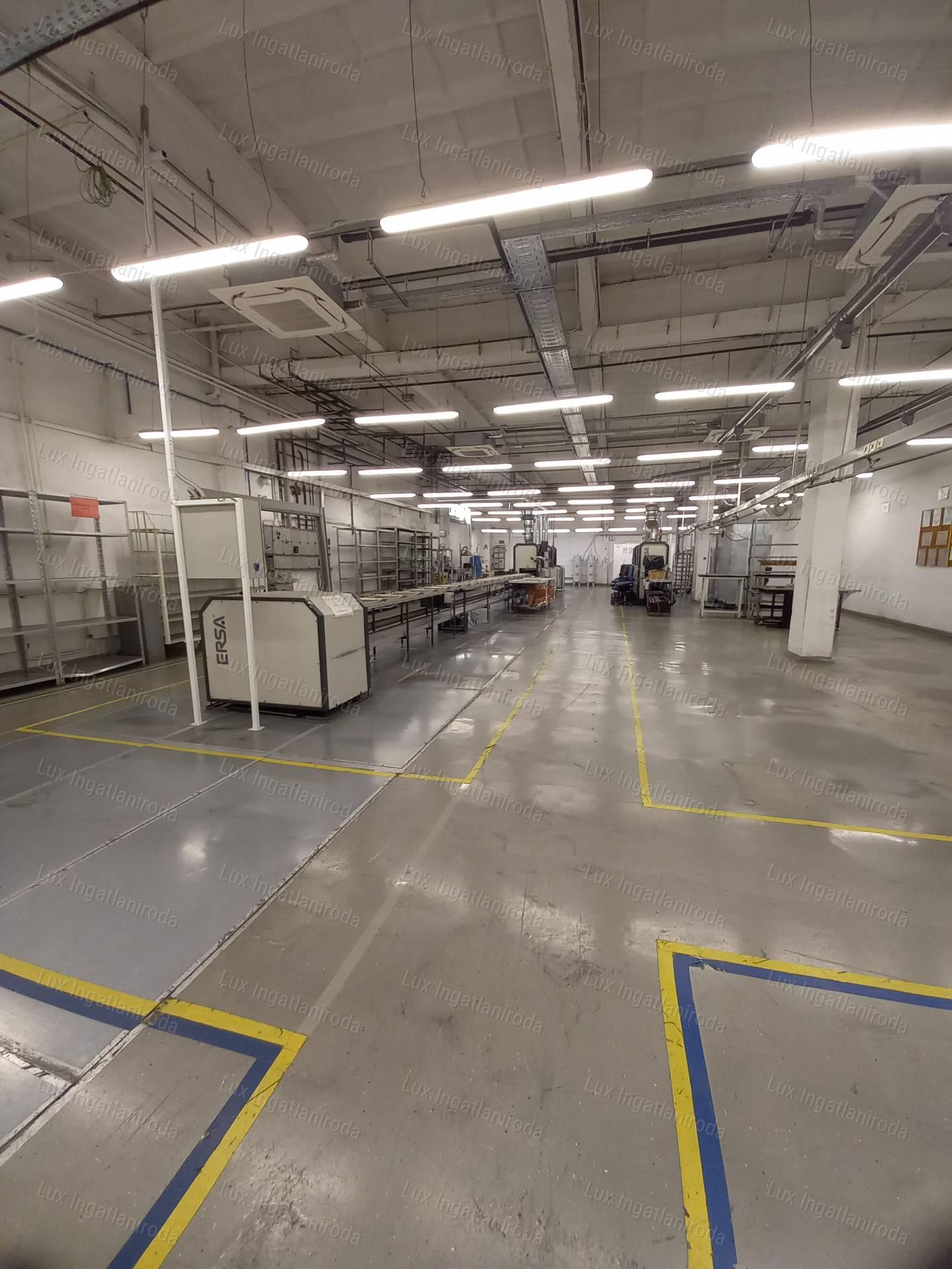 Kiváló megközelíthetőségű ipari ingatlan 5513m²-es telken Almásfüzitőn