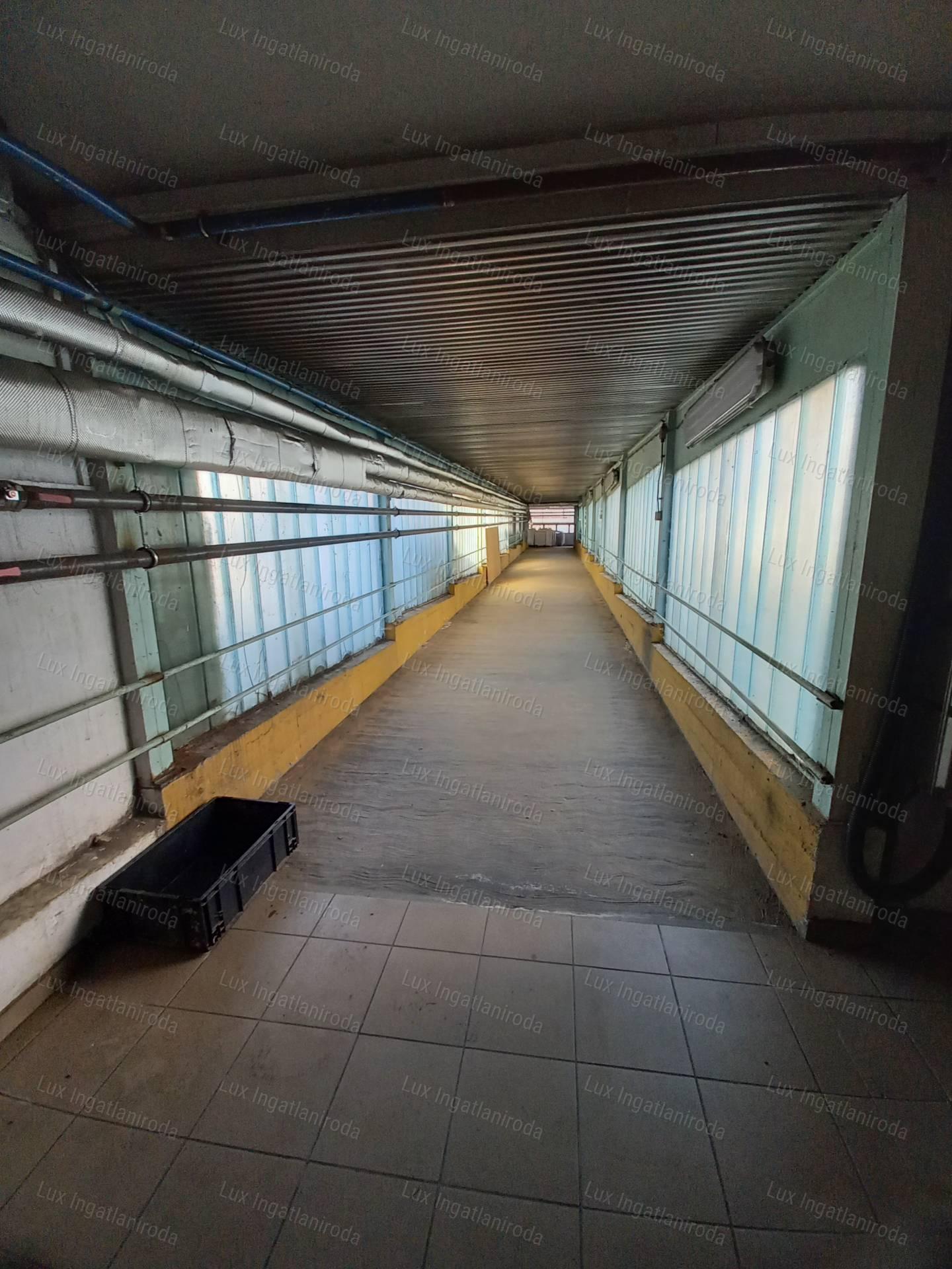 Kiváló megközelíthetőségű ipari ingatlan 5513m²-es telken Almásfüzitőn